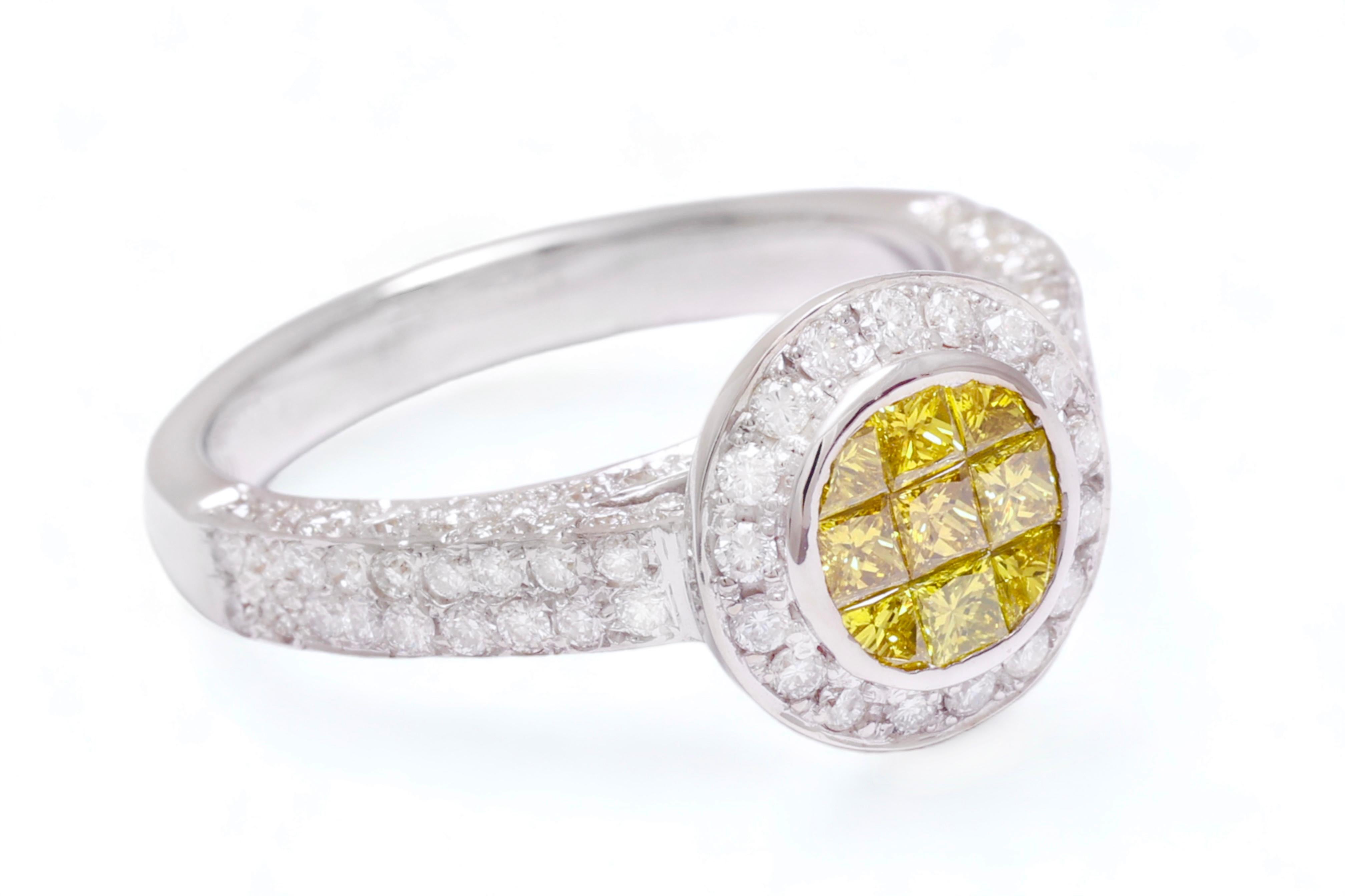 18 kt. White Gold Ring  1.7 ct. Invisible Princess Fancy Yellow & White Diamonds In New Condition For Sale In Antwerp, BE