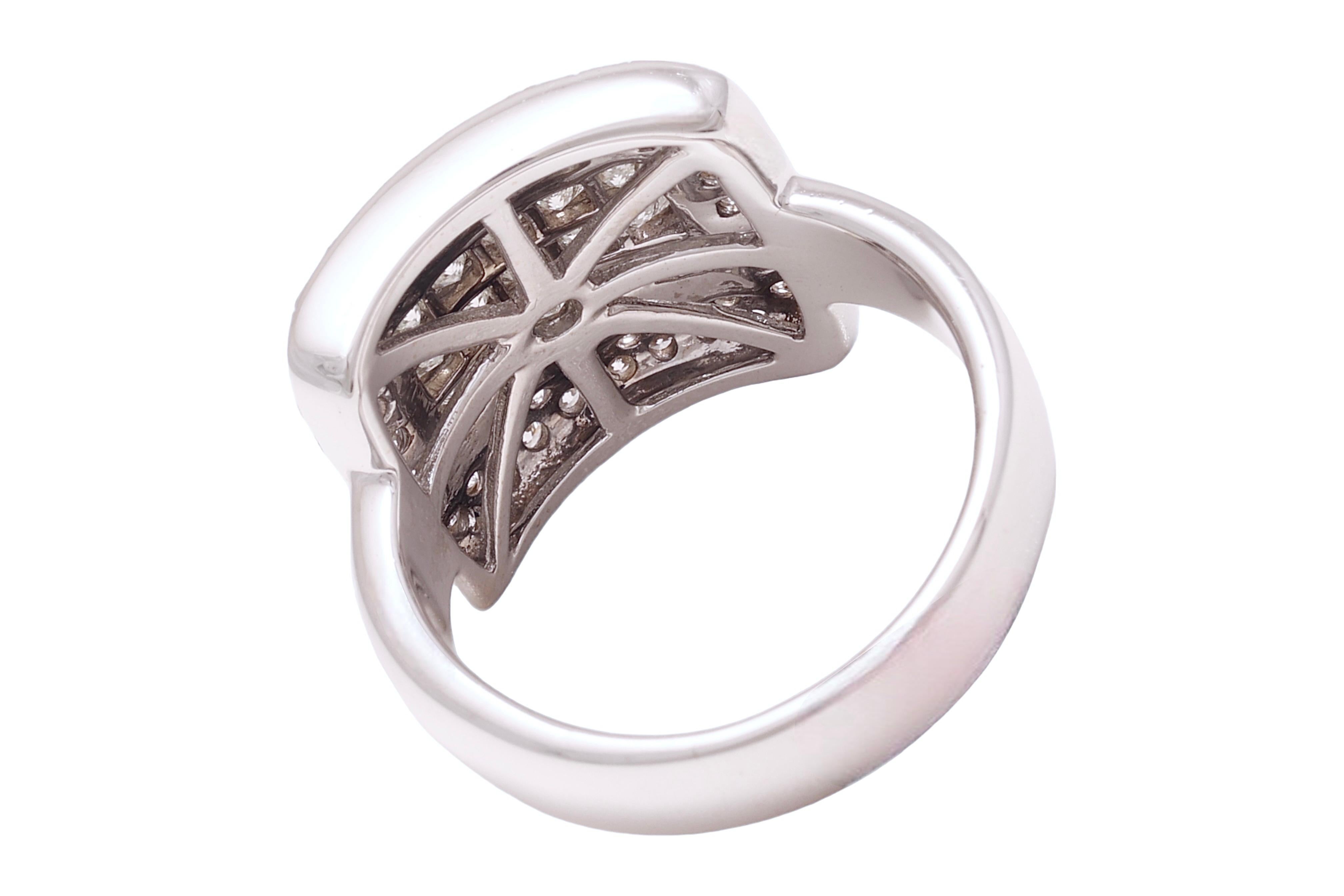 18 kt. Bague en or blanc 1.74 carats Diamants brillants et invisibles de taille Princesse Unisexe en vente