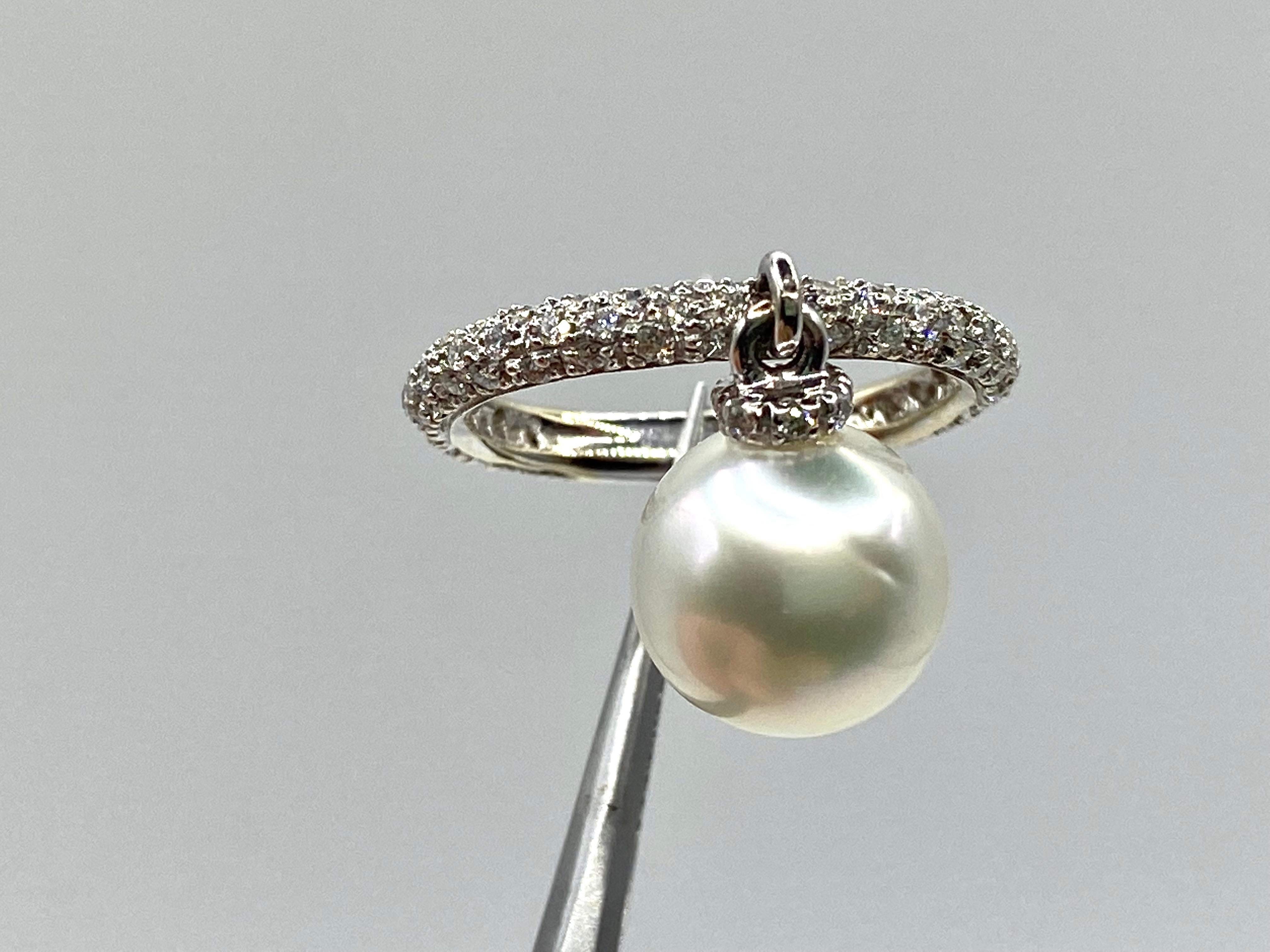 18 Kt White Gold Ring, Australian Cultured Pearl, Brilliant Cut Diamonds For Sale 3