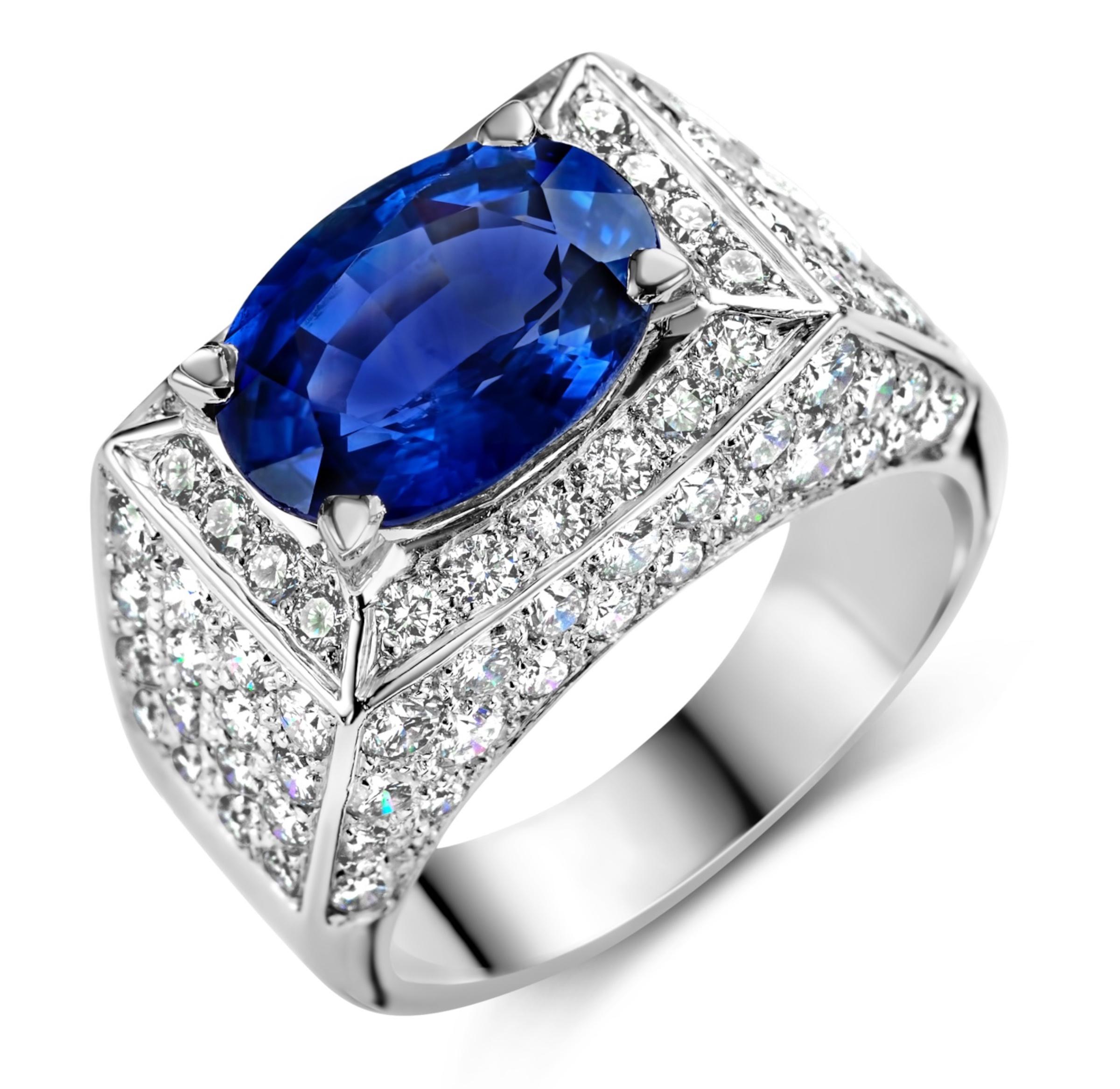 18 kt White Gold Ring, Ceylon Intense Blue Sapphire 6.3 Ct, Amazing Color !

Sapphire : Intense Blue Ceylon  6.31 Ct 

Diamonds : 3.77 Ct

Weight : 12.7 Gram

Size : 60 EU / 9 US ( can be resized for free)