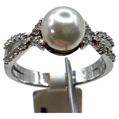 18 Kt White Gold Ring, Cultured Pearl, Brilliant Cut Diamonds