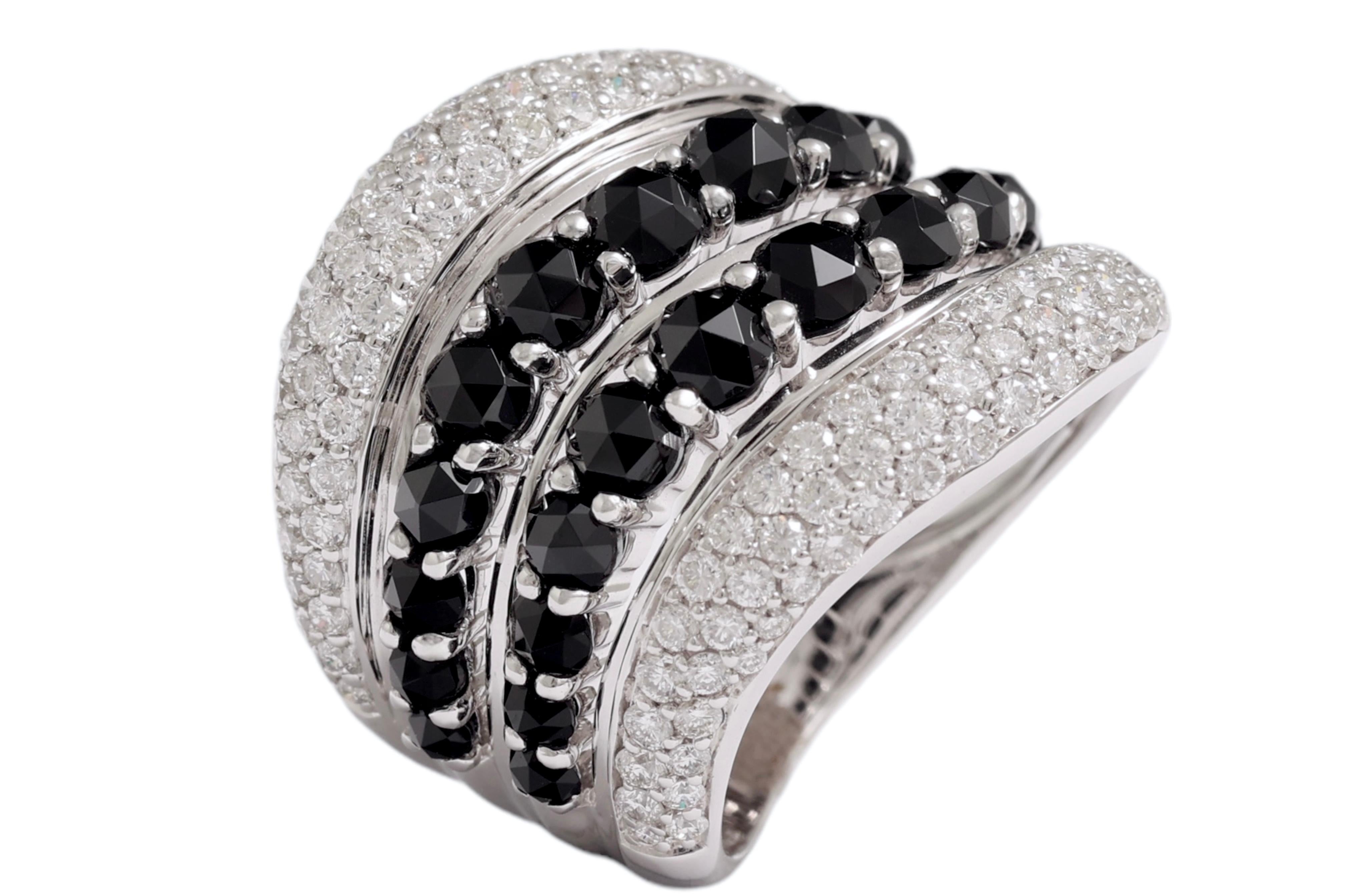 Women's or Men's 18 Kt White Gold Ring, Diamonds & Onyx For Sale