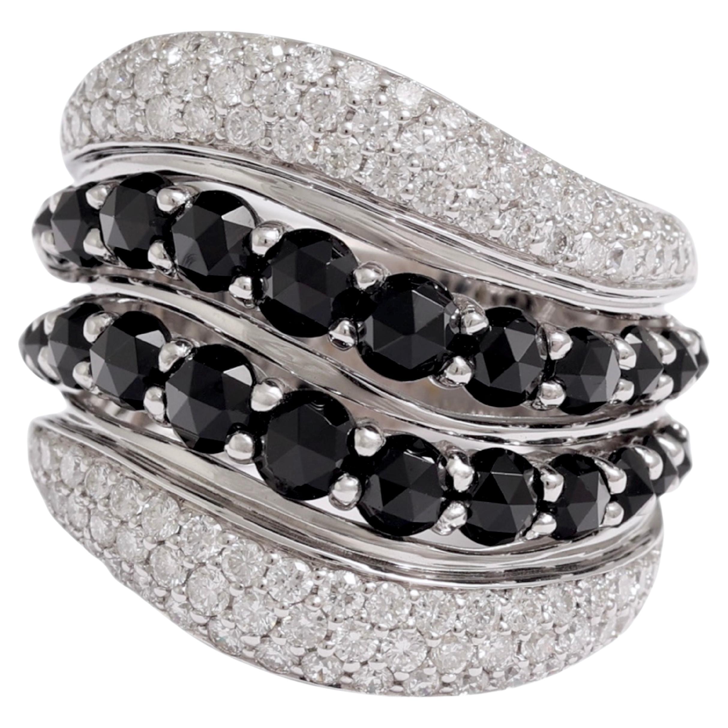 18 Kt White Gold Ring, Diamonds & Onyx