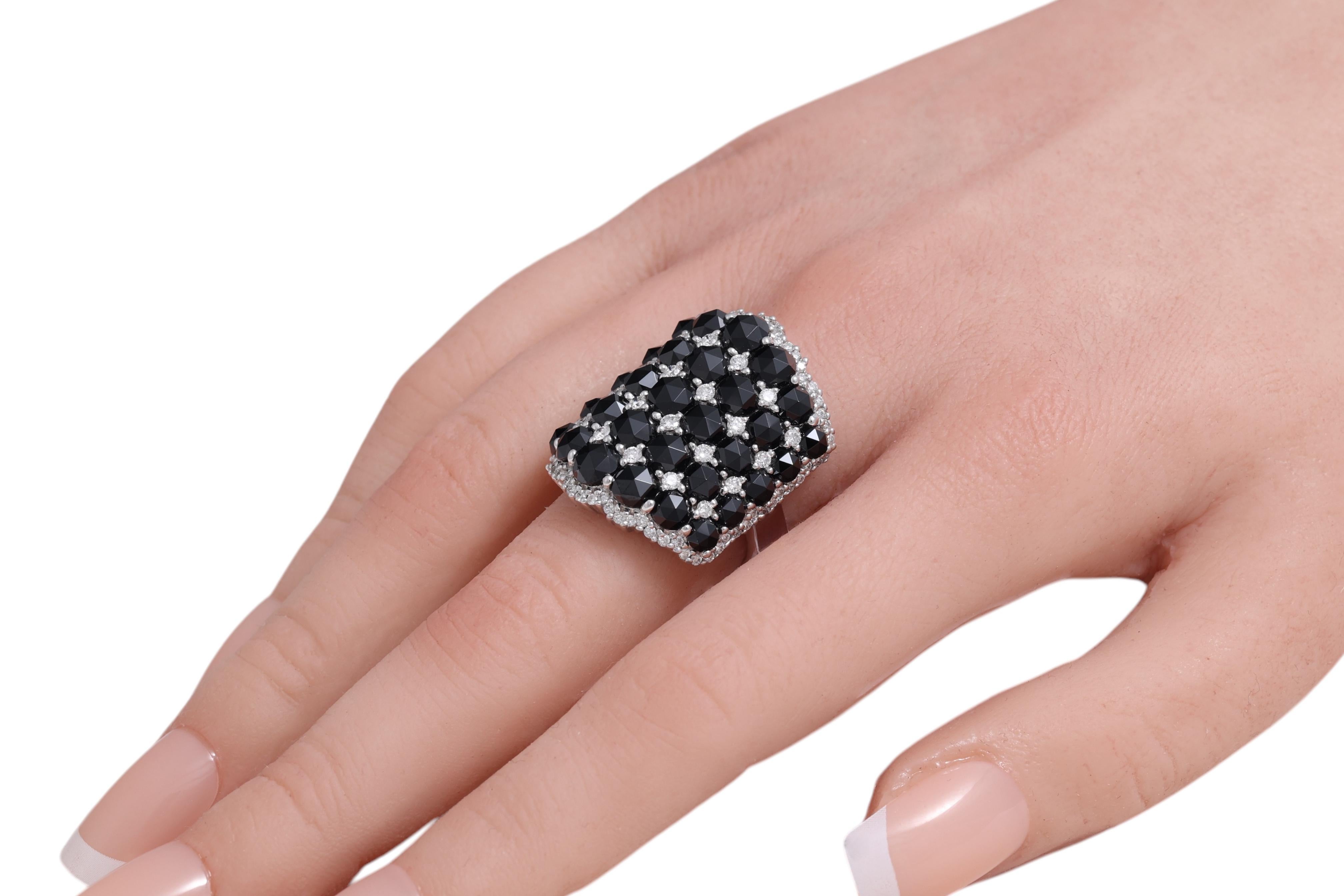 18 Kt White Gold Ring , Diamonds & Onyx Rose Cut Modern Cluster Ring For Sale 7