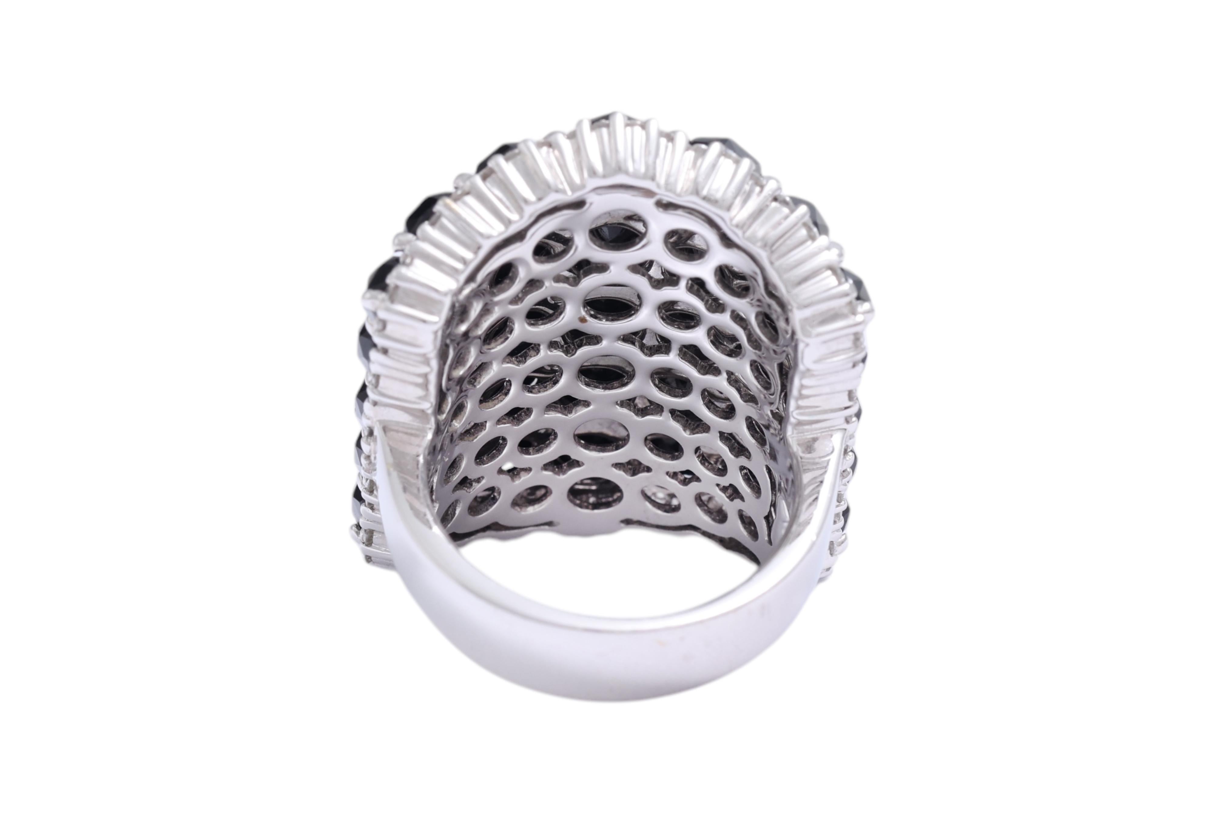 18 Kt White Gold Ring , Diamonds & Onyx Rose Cut Modern Cluster Ring For Sale 4