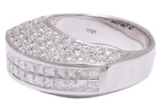 18 kt. Ring aus Weißgold mit unsichtbarer Prinzessin und Brillantschliff 1,88 ct. Diamanten
