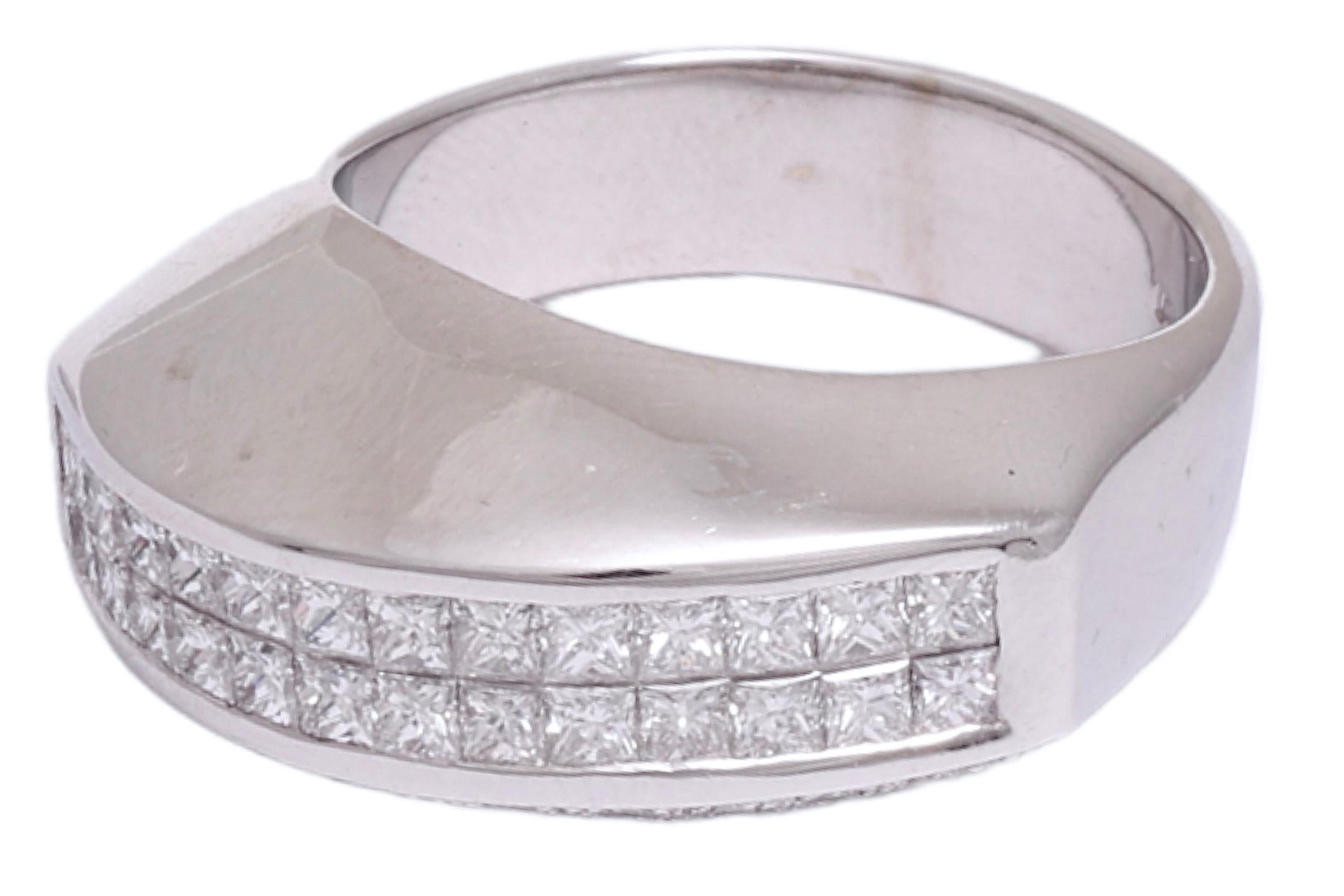 18 kt. Ring aus Weißgold mit unsichtbarer Prinzessin und Brillantschliff  1,88 ct. Diamanten im Angebot 1