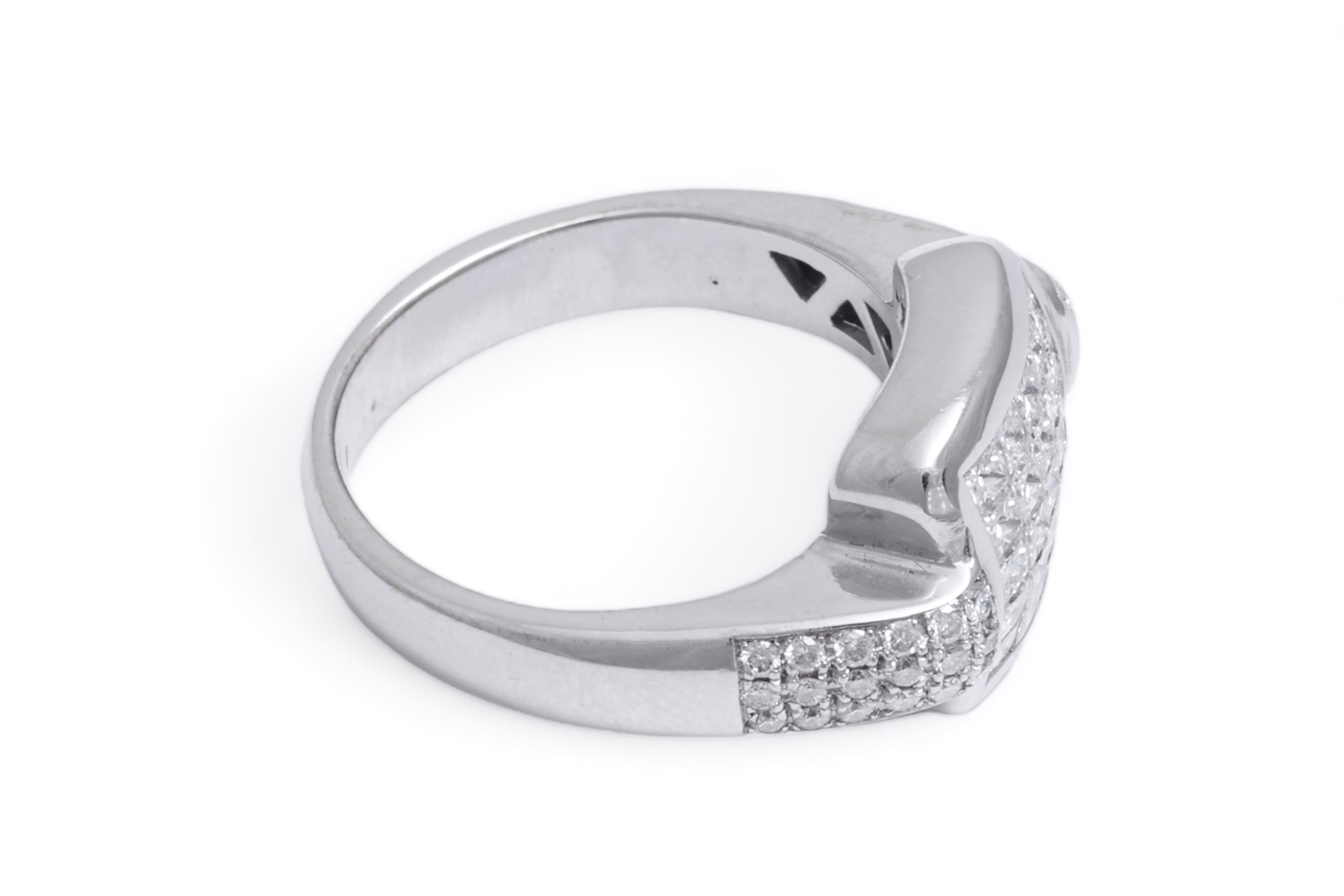 18 kt. Ring aus Weißgold mit unsichtbar gefassten Diamanten im Prinzessin- und Brillantschliff  1,61 ct. im Angebot 4