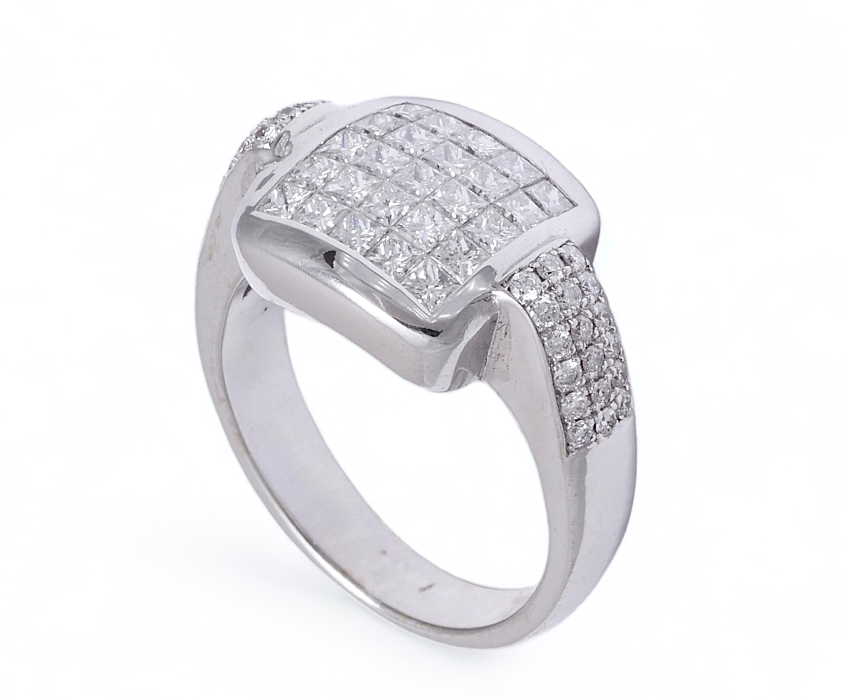 Gorgeous 18 kt. White Gold Ring With Invisible Set Princess Cut and Brilliant Cut Diamonds together 1.61 ct.

Diamonds: Brilliant and princess cut diamonds, together 1.61 ct.

Material: 18 kt. white gold

Ring size: 53.8 EU / 6.75 US ( can be