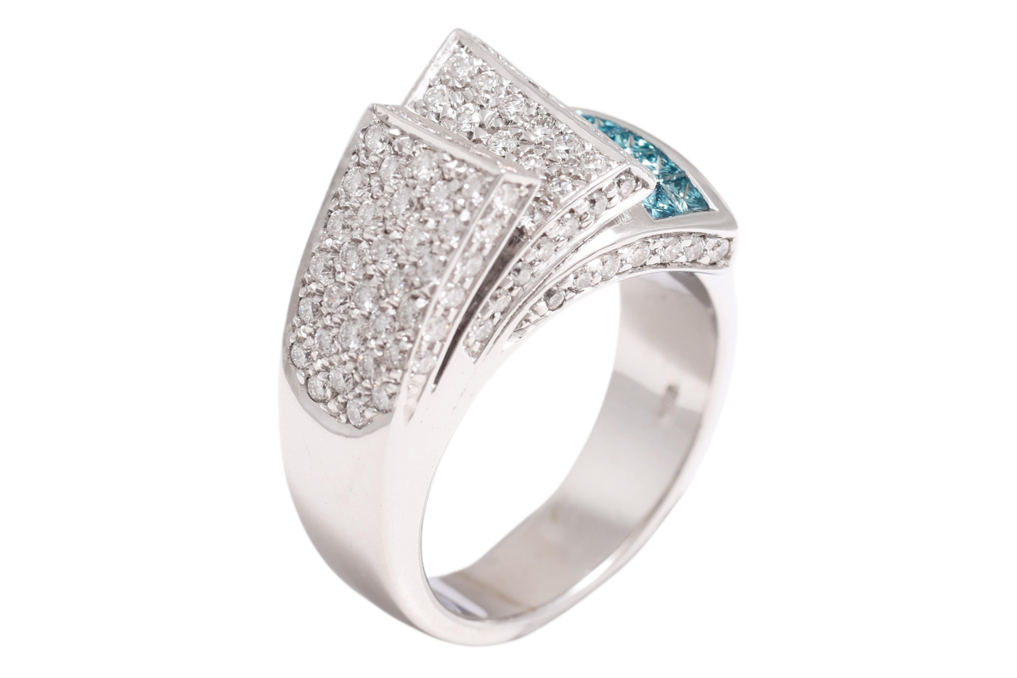 Anello in oro bianco 18 Kt con diamanti incastonati e diamanti taglio Brilliante in vendita 4