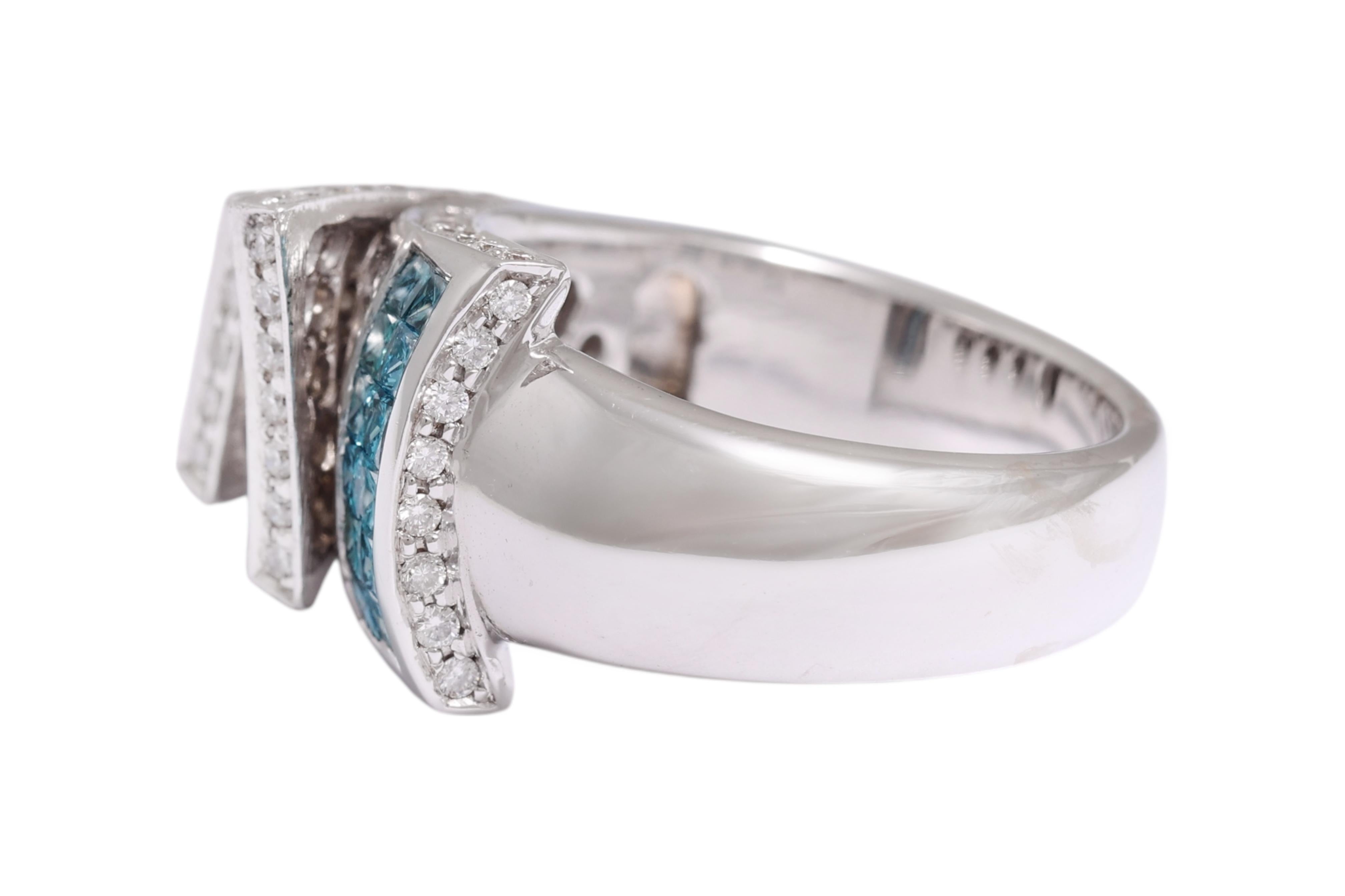 Moderno Anello in oro bianco 18 Kt con diamanti incastonati e diamanti taglio Brilliante in vendita