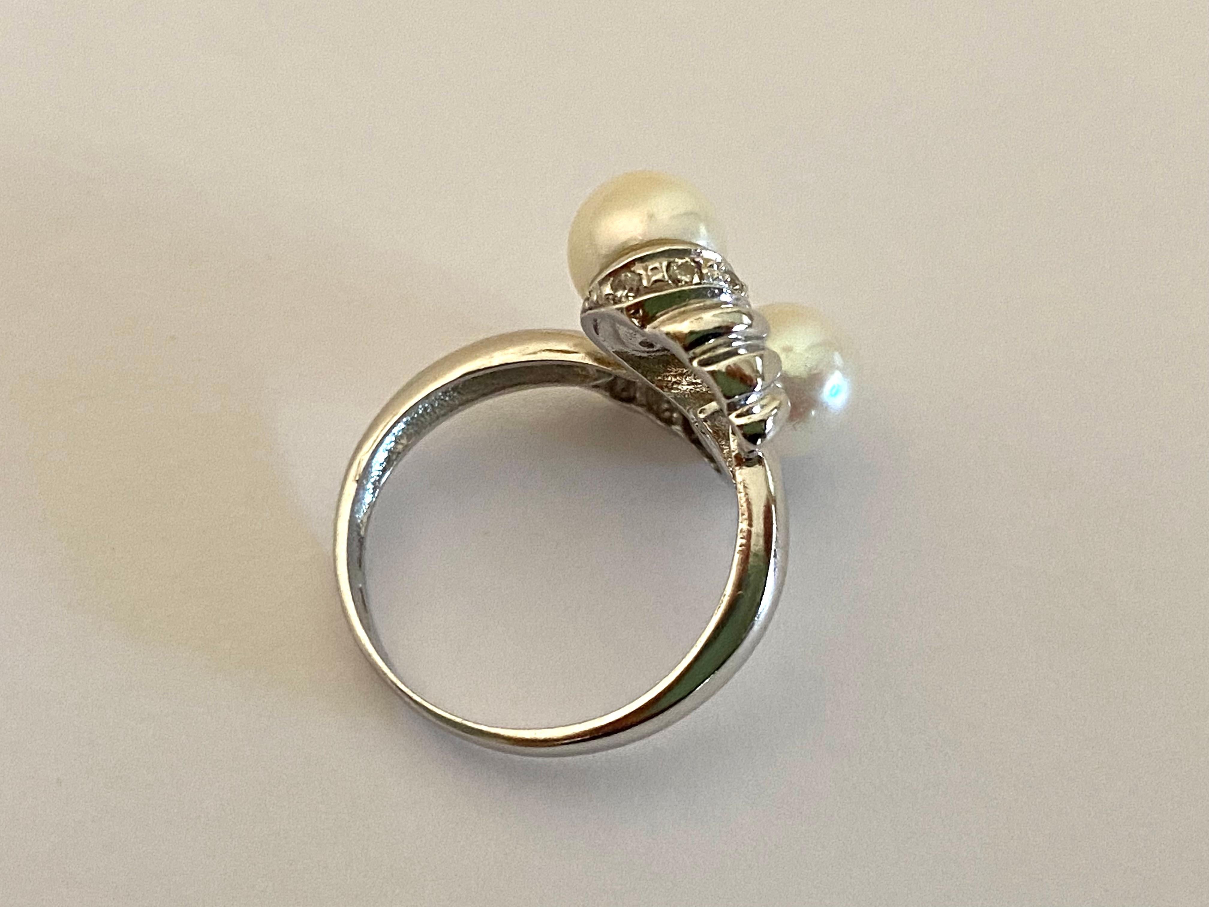 18 kt White Gold Ring, Sea Cultured Pearls and Brilliant cut Diamonds In Good Condition For Sale In Palermo, IT