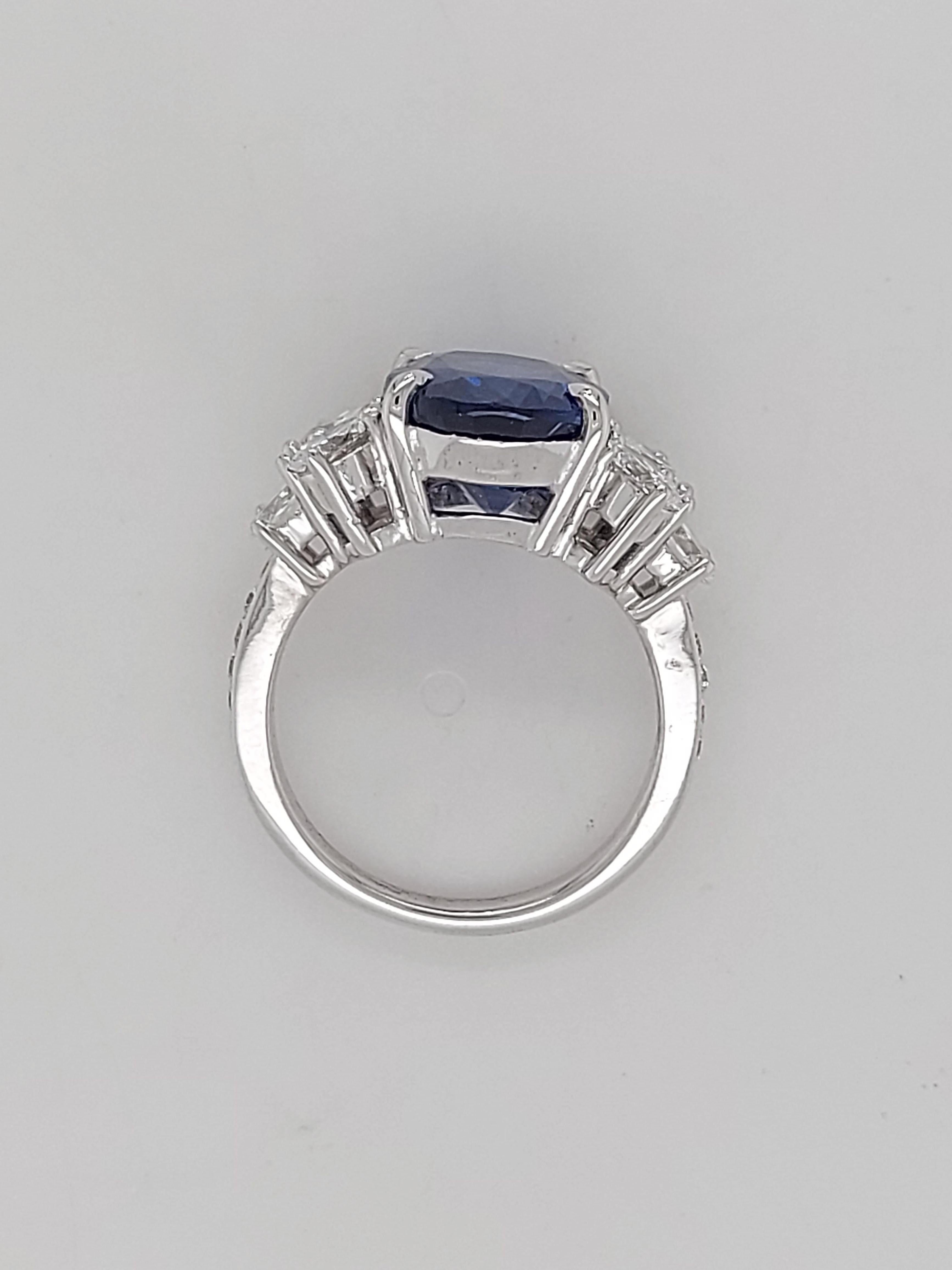 18 Karat White Gold Ring Set with a 7 Carat Sapphire and Diamonds 7