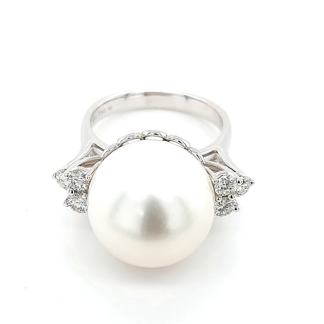 18kt White Gold Ring with South Sea Pearl and 0.60ct Diamonds 4