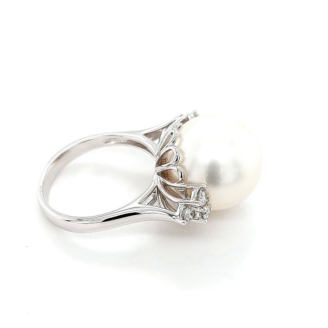 18kt White Gold Ring with South Sea Pearl and 0.60ct Diamonds 5