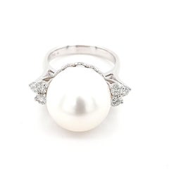 Bague en or blanc 18 carats avec perle des mers du Sud et diamants de 0,60 carat