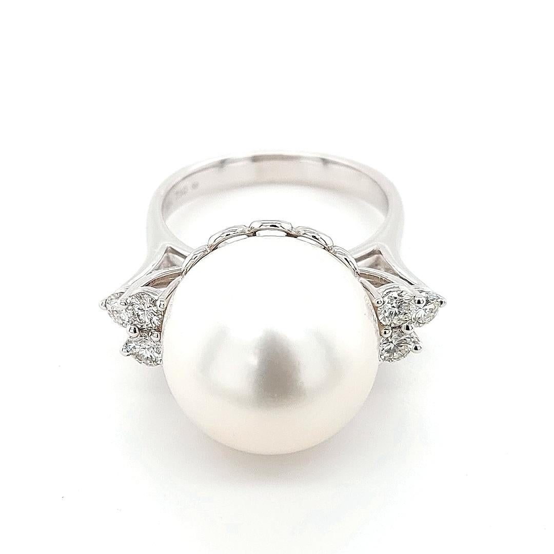 18kt White Gold Ring with South Sea Pearl and 0.60ct Diamonds 1