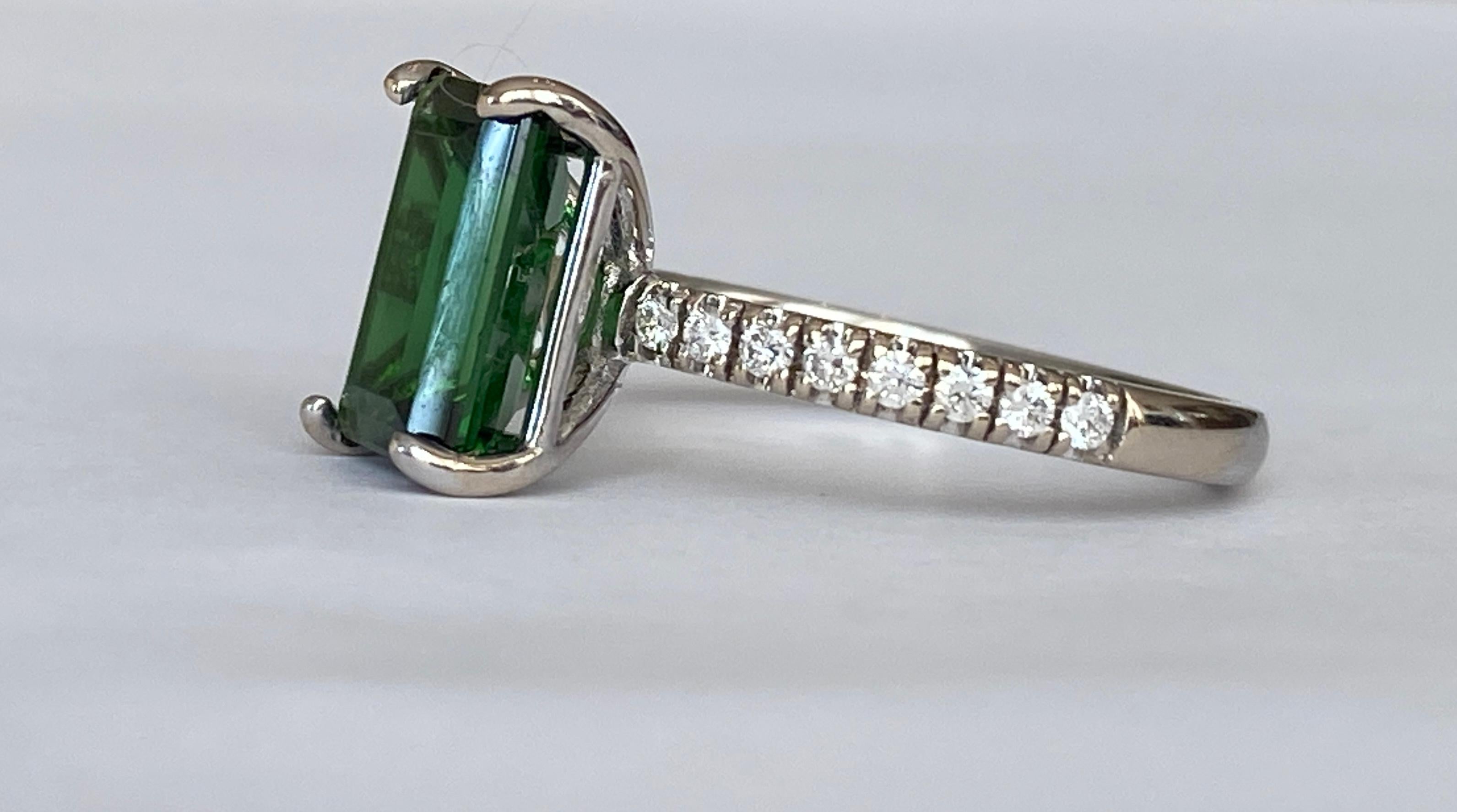 Contemporary 18 Kt. White Gold Ring with 2.47 Ct Tourmaline and Diamonds For Sale