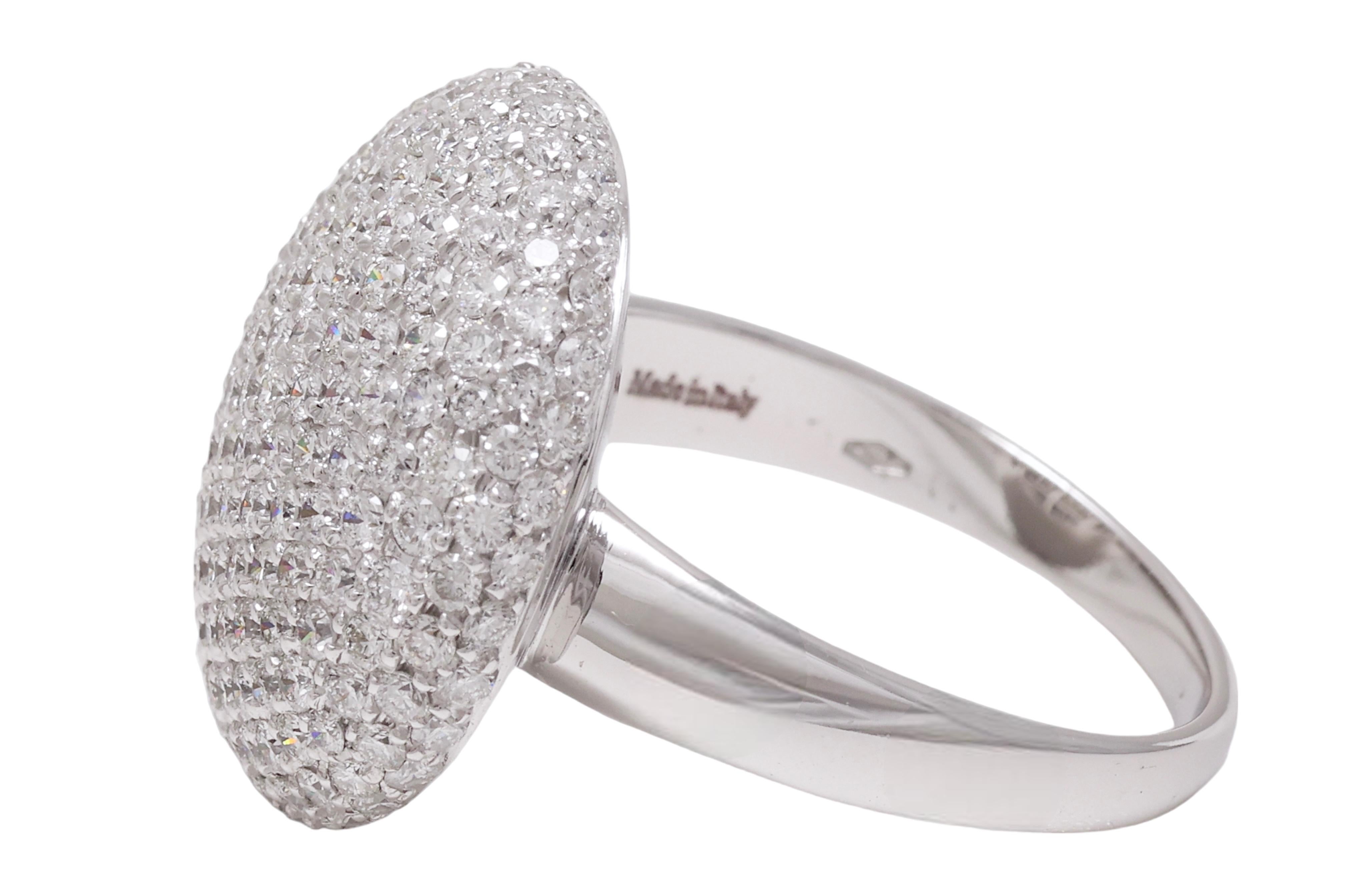 Women's or Men's  18 kt. White Gold Ring with 2.6 ct. Diamonds  For Sale