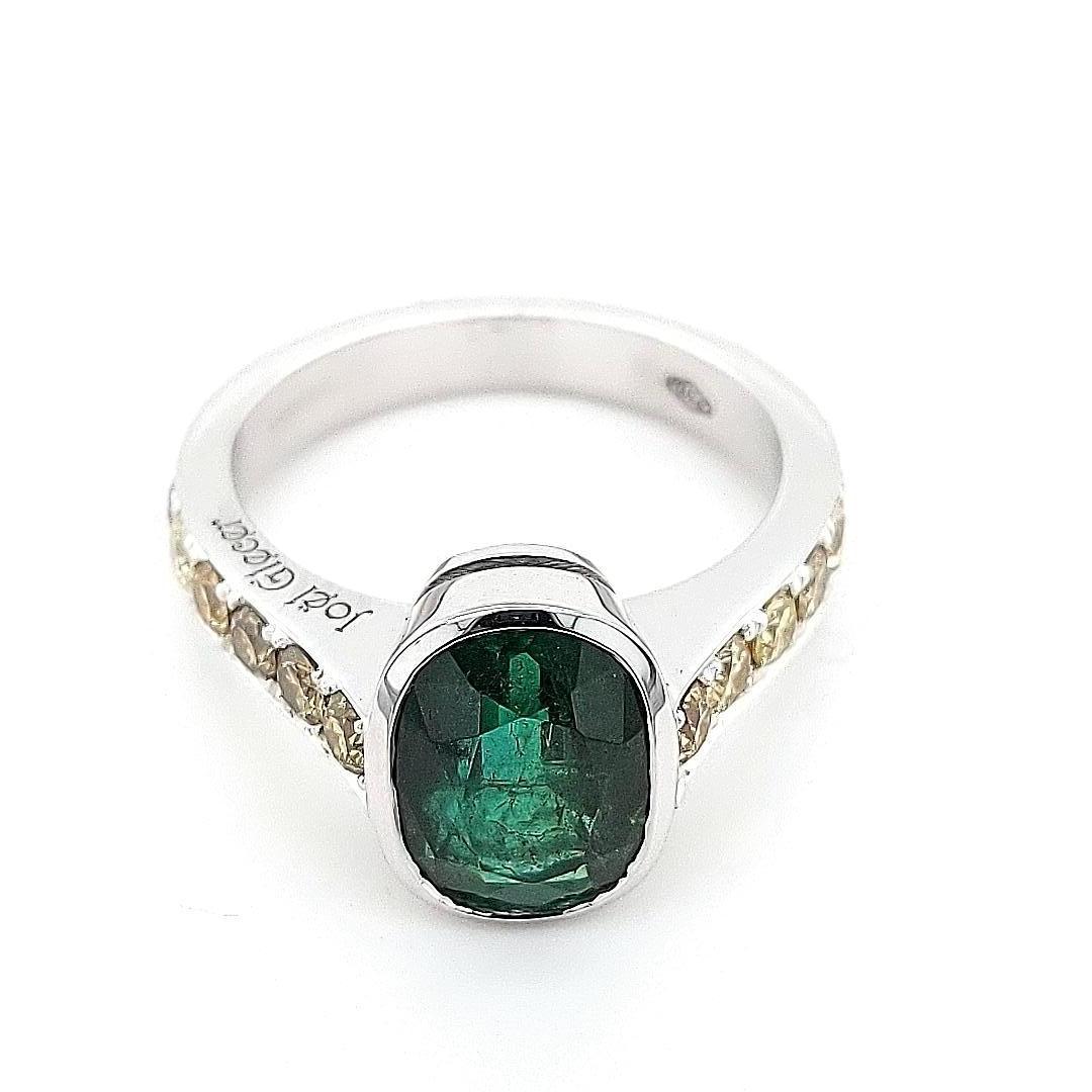 18 Karat White Gold Ring with 3.15 Carat Emerald and Fancy Yellow Diamonds For Sale 12