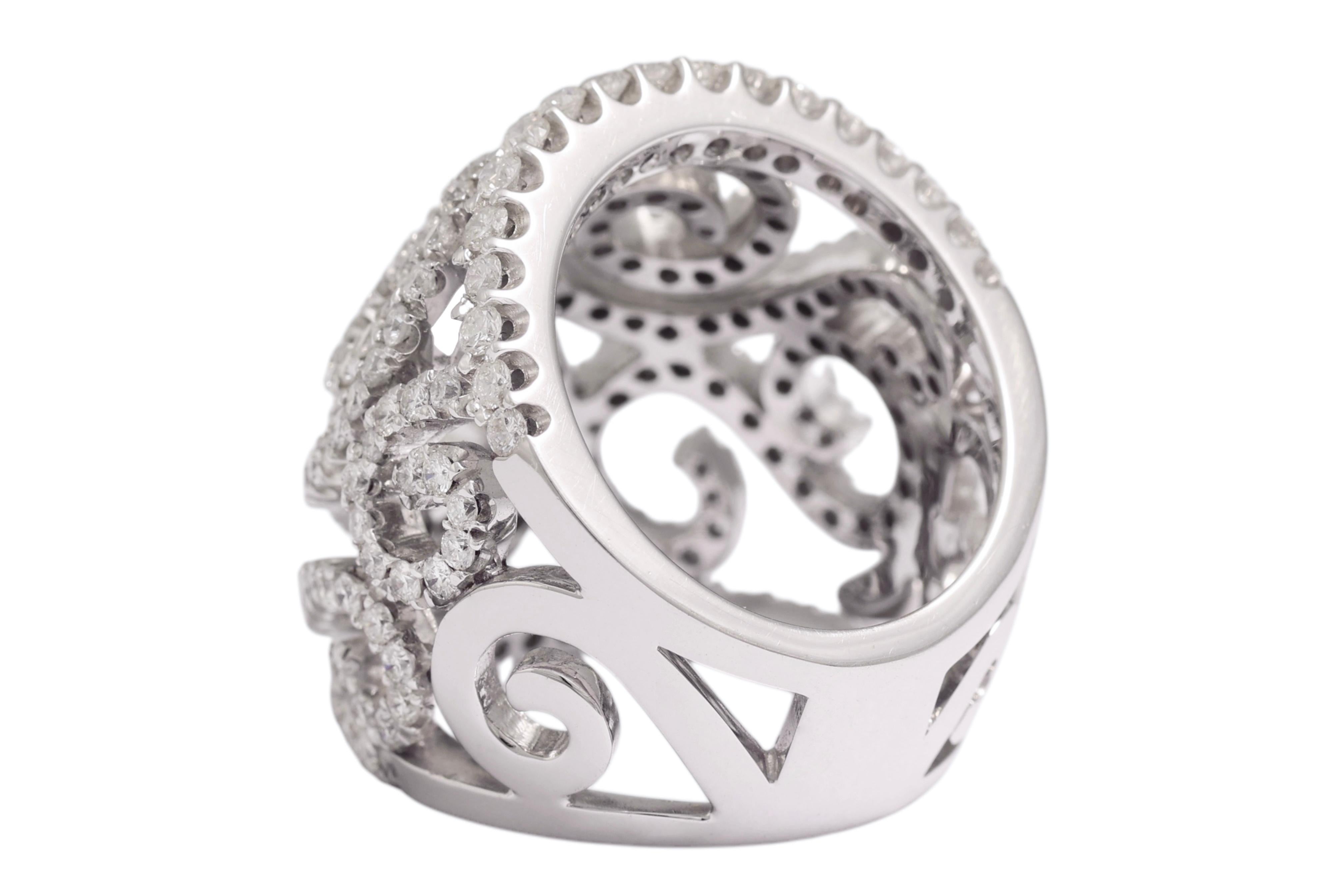 18 Kt White Gold Ring WIth 4 Ct Diamonds In New Condition For Sale In Antwerp, BE