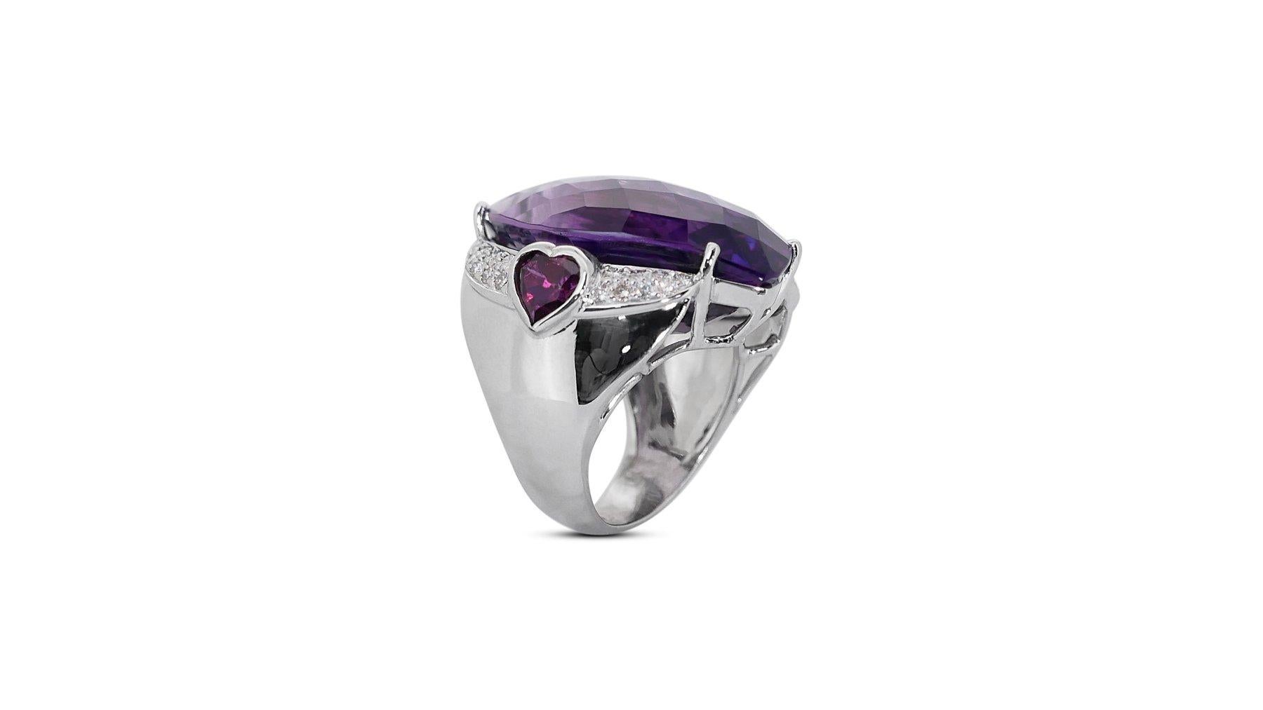 18 kt. White Gold Ring with 52.8 carat Natural Diamonds, & Amethysts IGI Cert For Sale 3