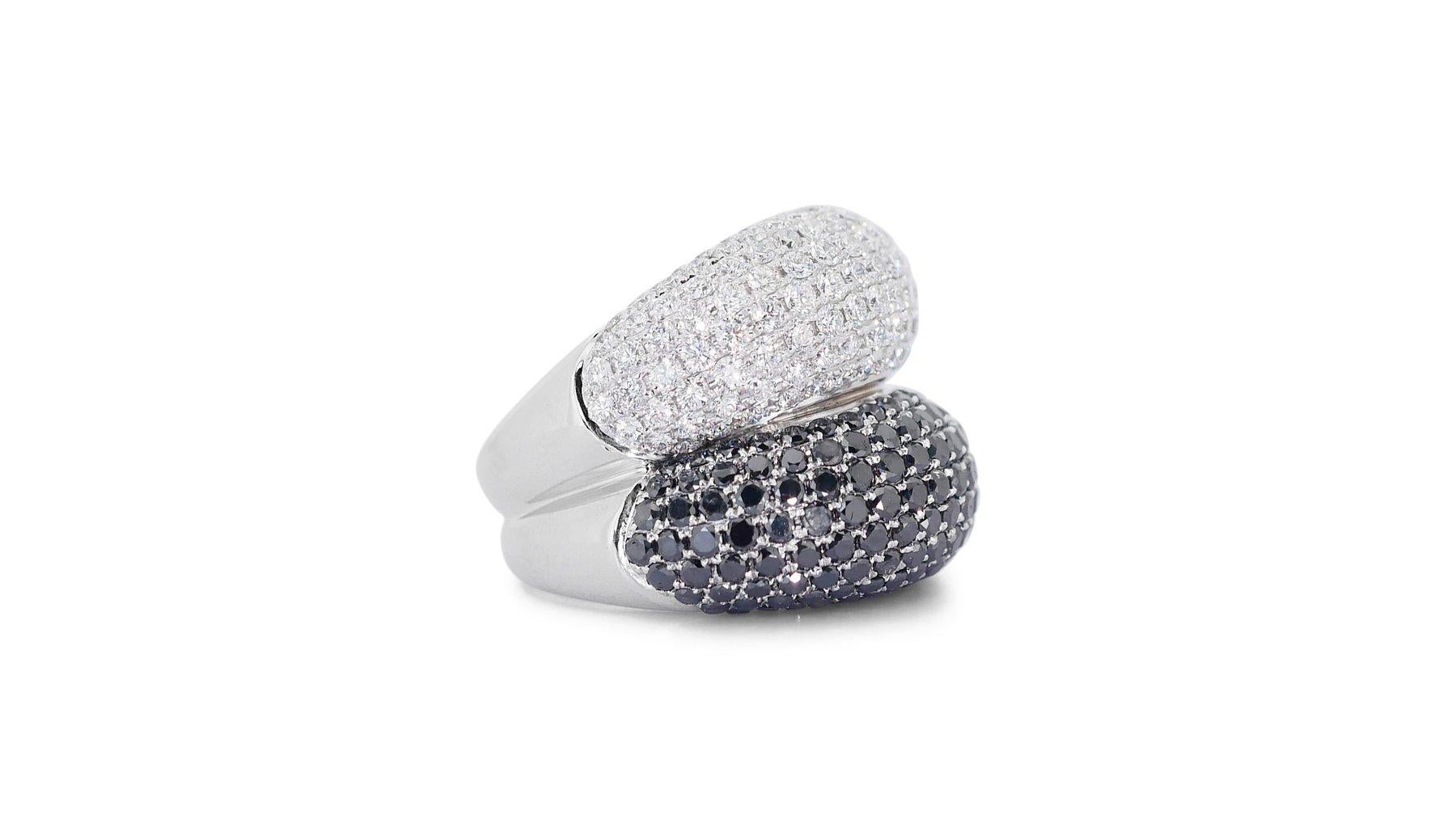 Taglio rotondo 18 kt. Anello in oro bianco con 8,36 ct di diamanti naturali totali - Certificato IGI in vendita