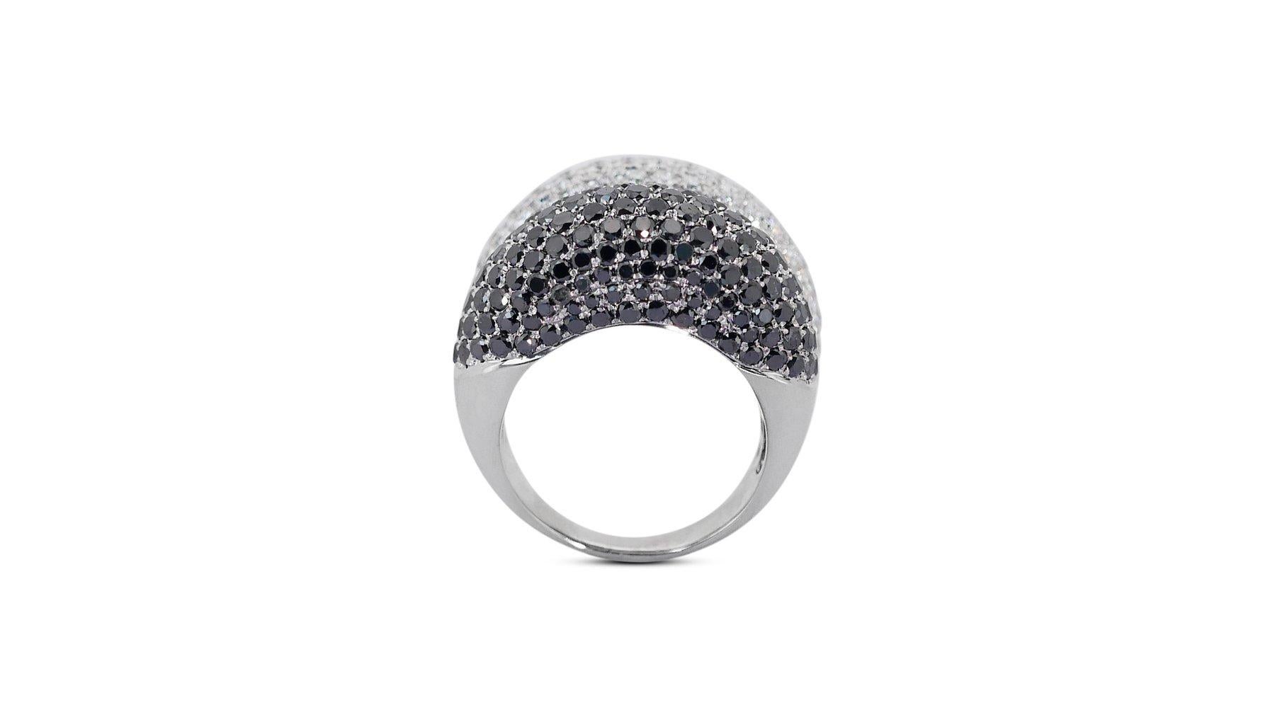 18 kt. Anello in oro bianco con 8,36 ct di diamanti naturali totali - Certificato IGI in vendita 2