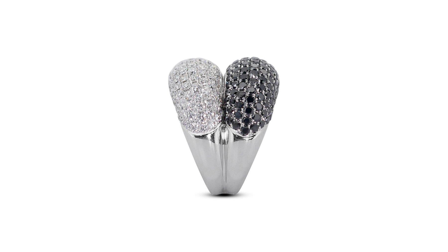 18 kt. Anello in oro bianco con 8,36 ct di diamanti naturali totali - Certificato IGI in vendita 3