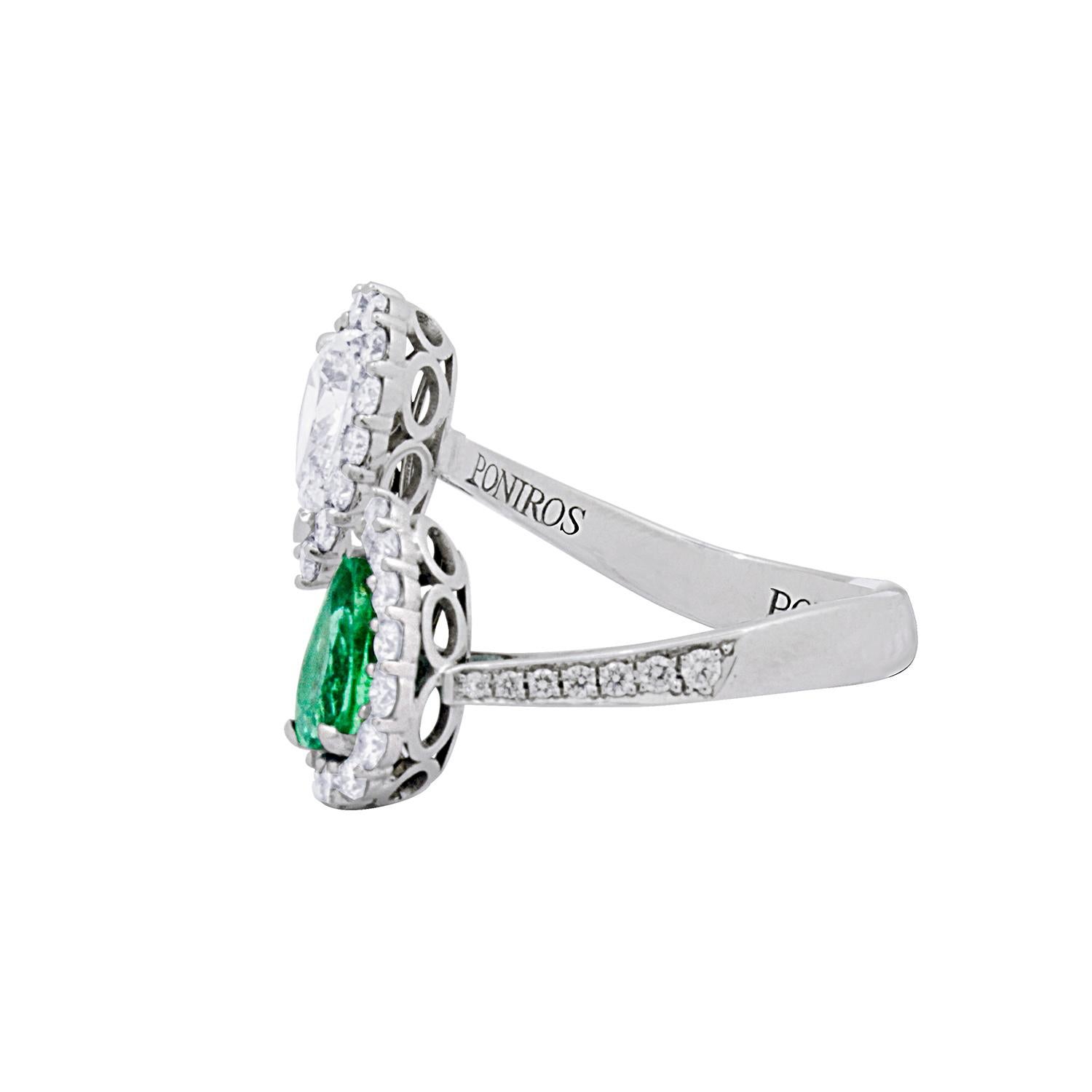 18 Karat White Gold Ring with Brilliant cut White Diamonds and Emerald In New Condition For Sale In Athens, Athens