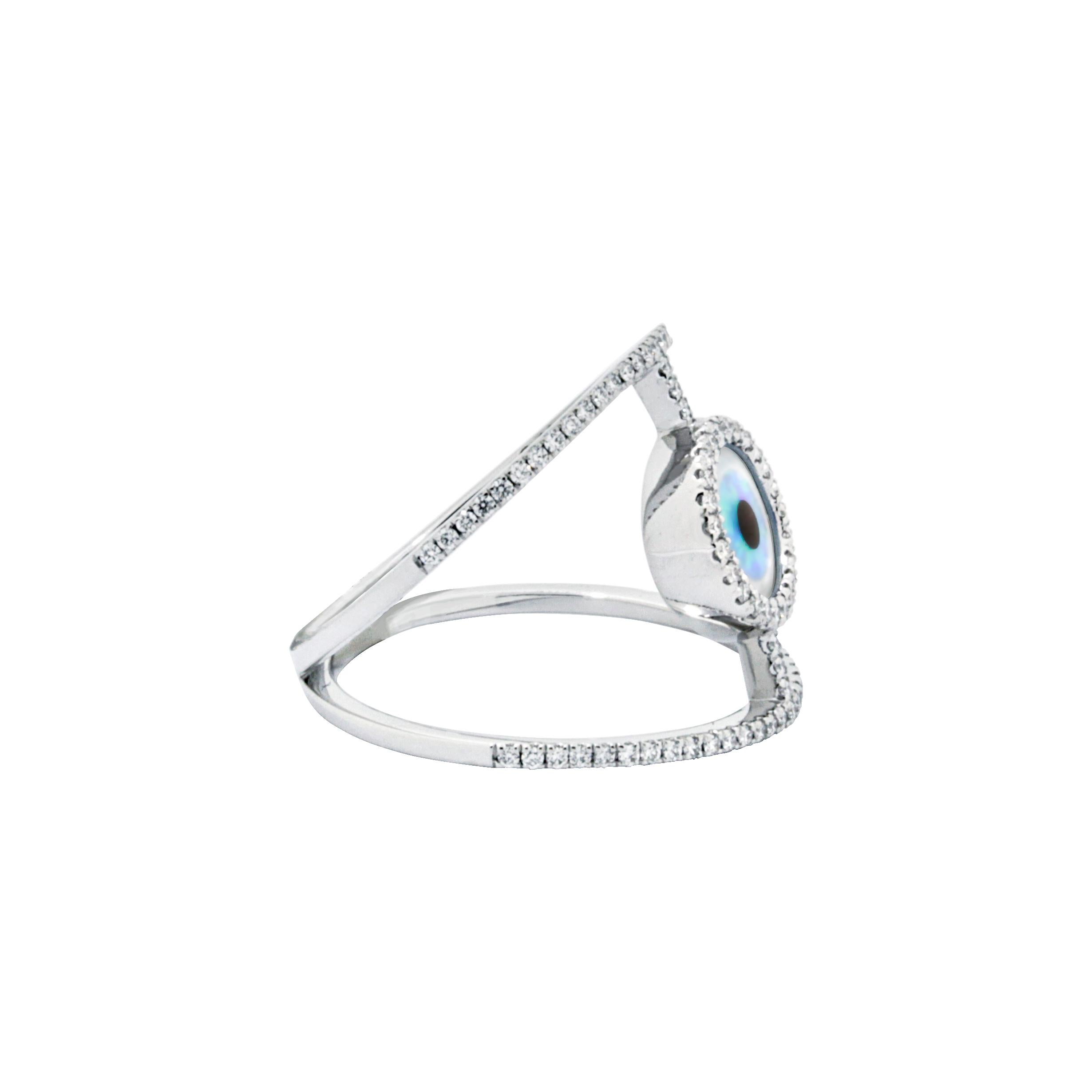 Round Cut 18 Karat White Gold Ring with Diamonds, Turquoise and Mother of Pearl Inlay For Sale