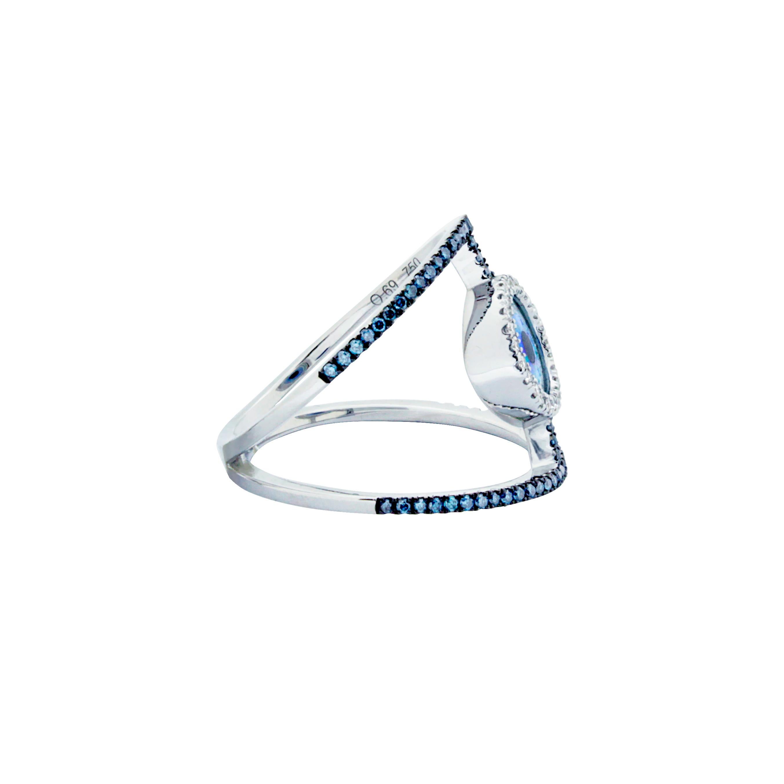 Round Cut 18 Karat White Gold Ring with Diamonds, Turquoise and Mother of Pearl Inlay For Sale