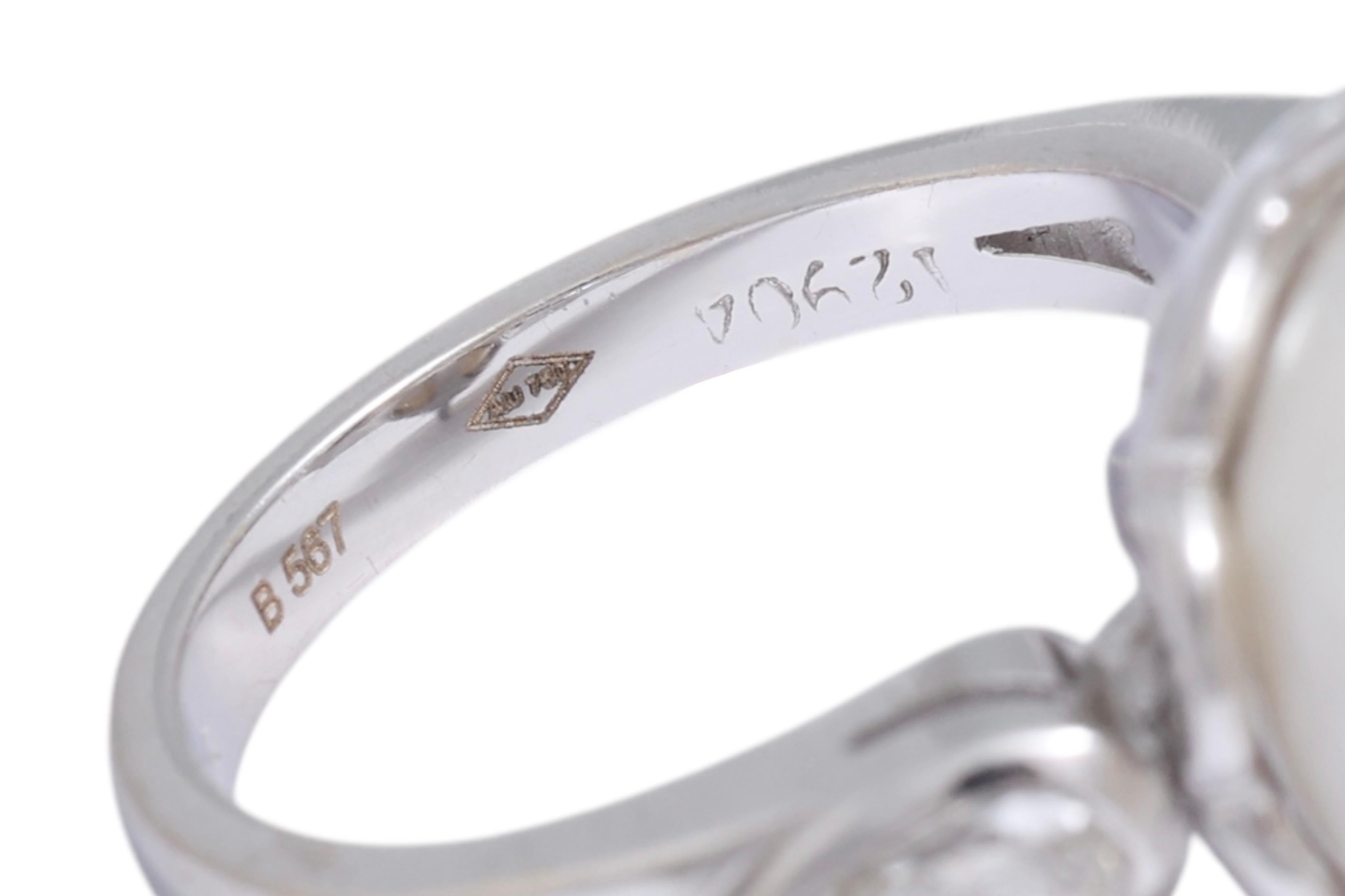 Anello in oro bianco 18 Kt con enorme perla dei mari del sud da 15,5 mm e diamanti a forma di pera in vendita 3
