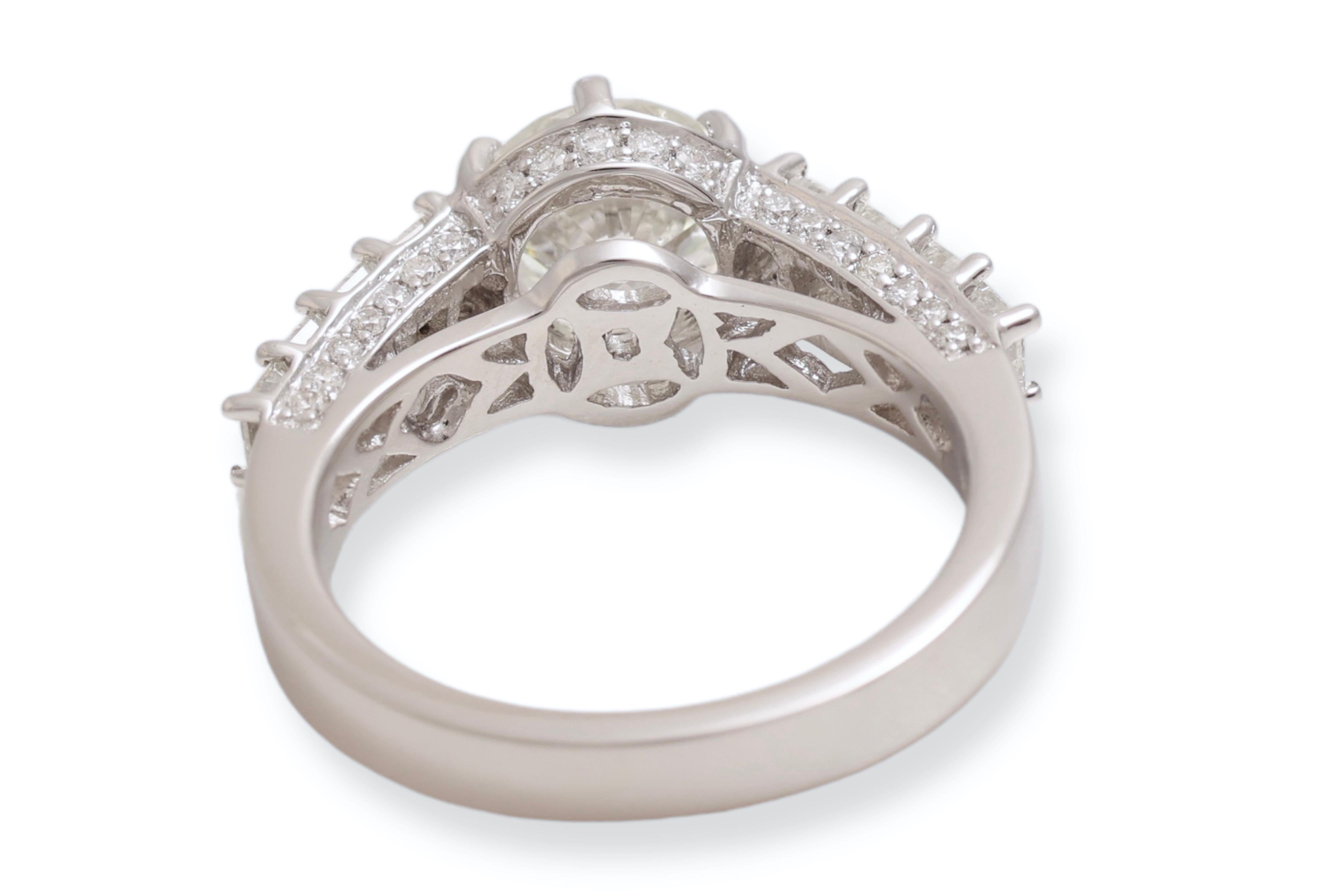 18 kt. White Gold Ring with IGI Cert Solitaire Diamond 1.6 ct. & 1 ct. Diamonds For Sale 4