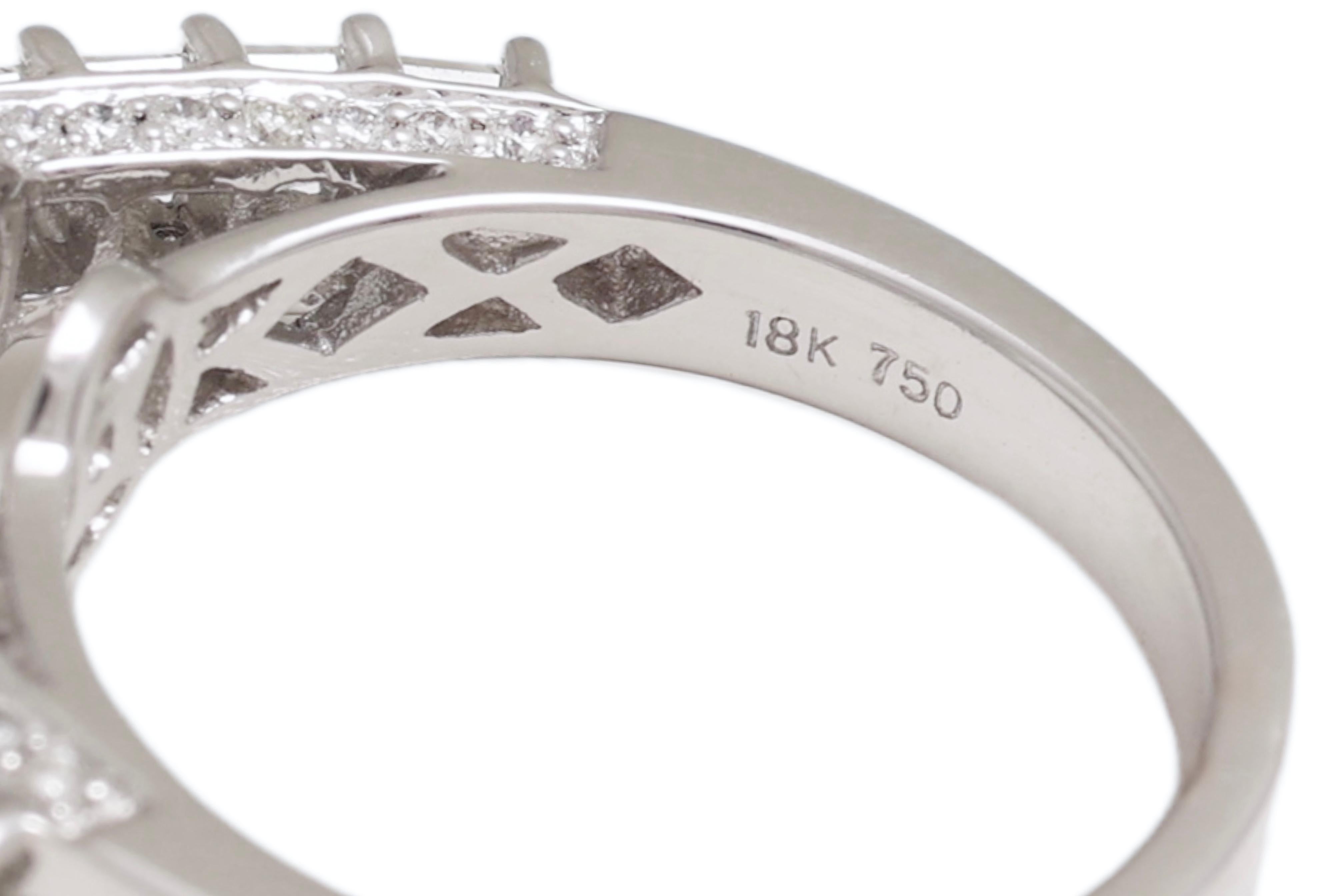 18 kt. White Gold Ring with IGI Cert Solitaire Diamond 1.6 ct. & 1 ct. Diamonds In New Condition For Sale In Antwerp, BE