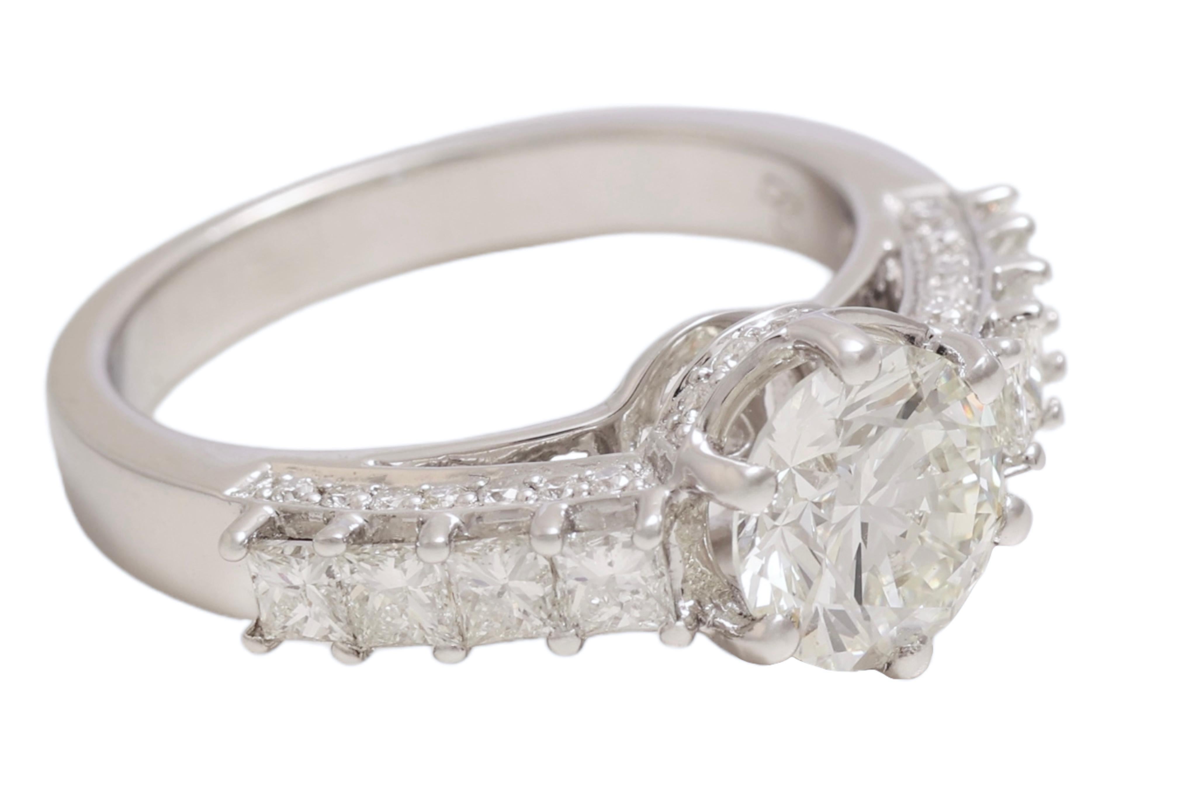 Women's or Men's 18 kt. White Gold Ring with IGI Cert Solitaire Diamond 1.6 ct. & 1 ct. Diamonds For Sale