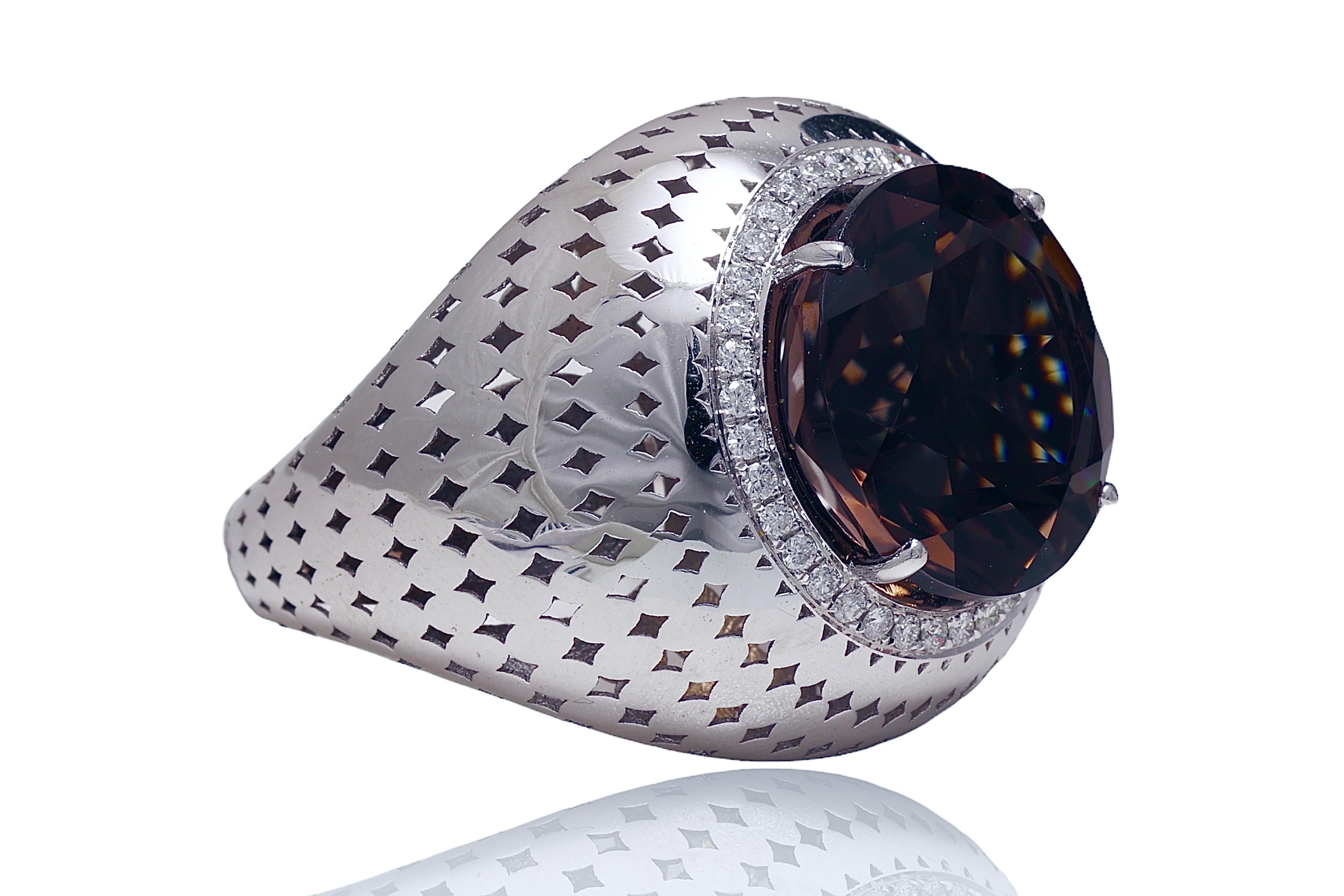 18 kt. White Gold Ring With Smoky Quartz and Diamonds  For Sale 3
