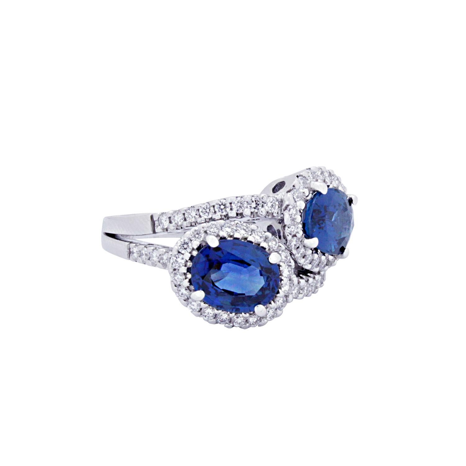 Modern 18 Karat White Gold Brilliant Cut Diamond and Sapphire Engagement Ring For Sale