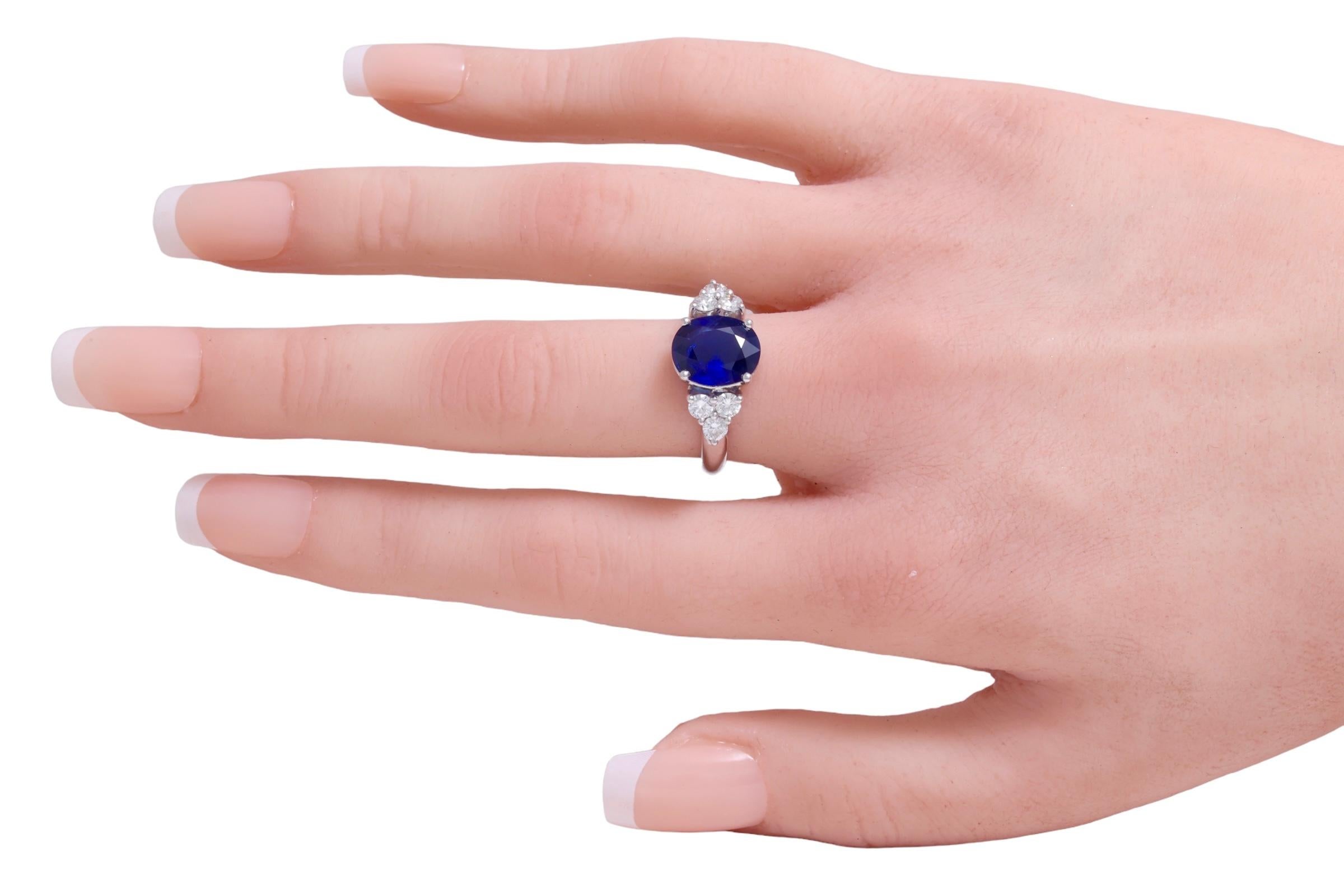 Bague solitaire en or blanc 18 carats saphir 3,08 carats et diamants en vente 6