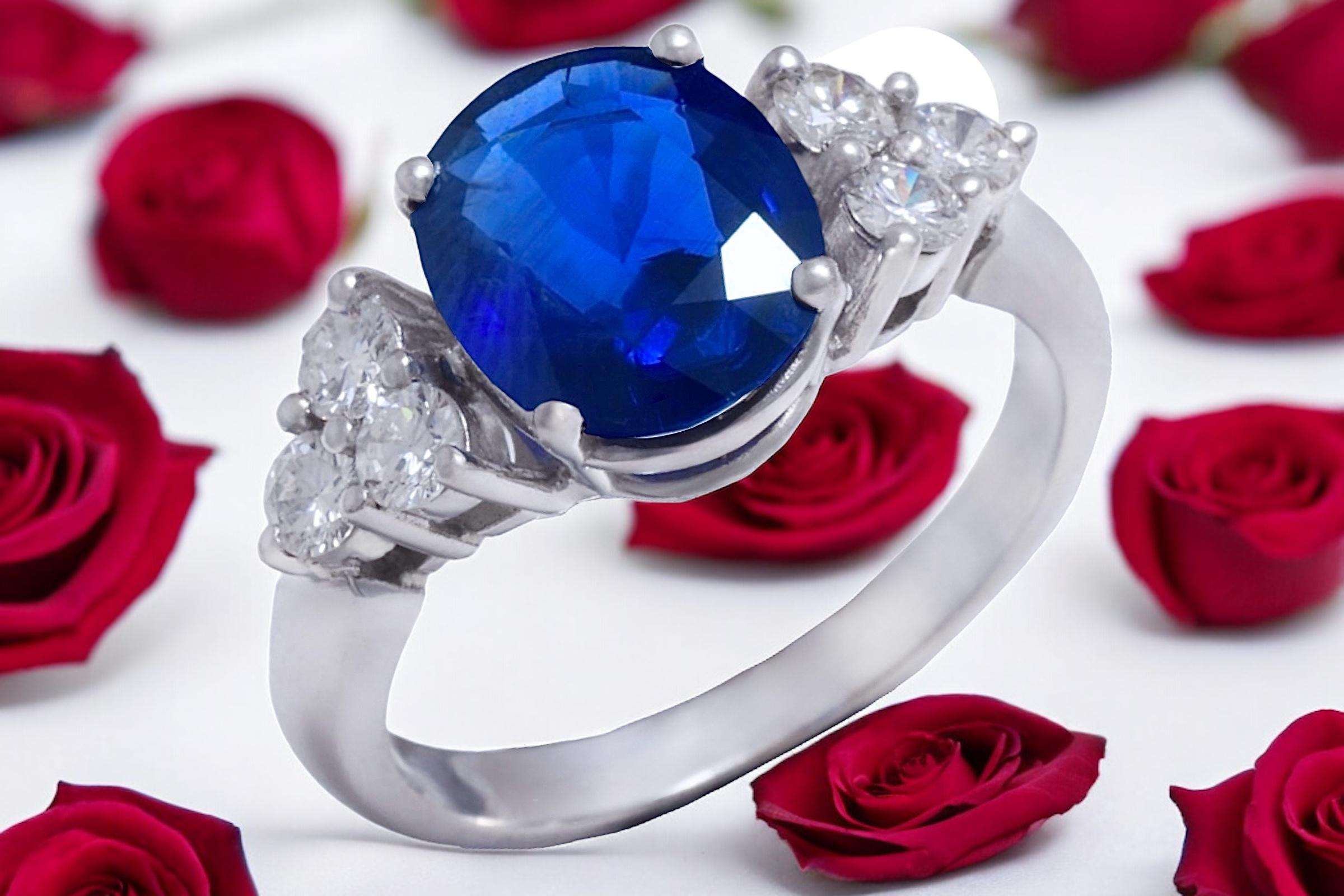 Bague solitaire en or blanc 18 carats saphir 3,08 carats et diamants en vente 8