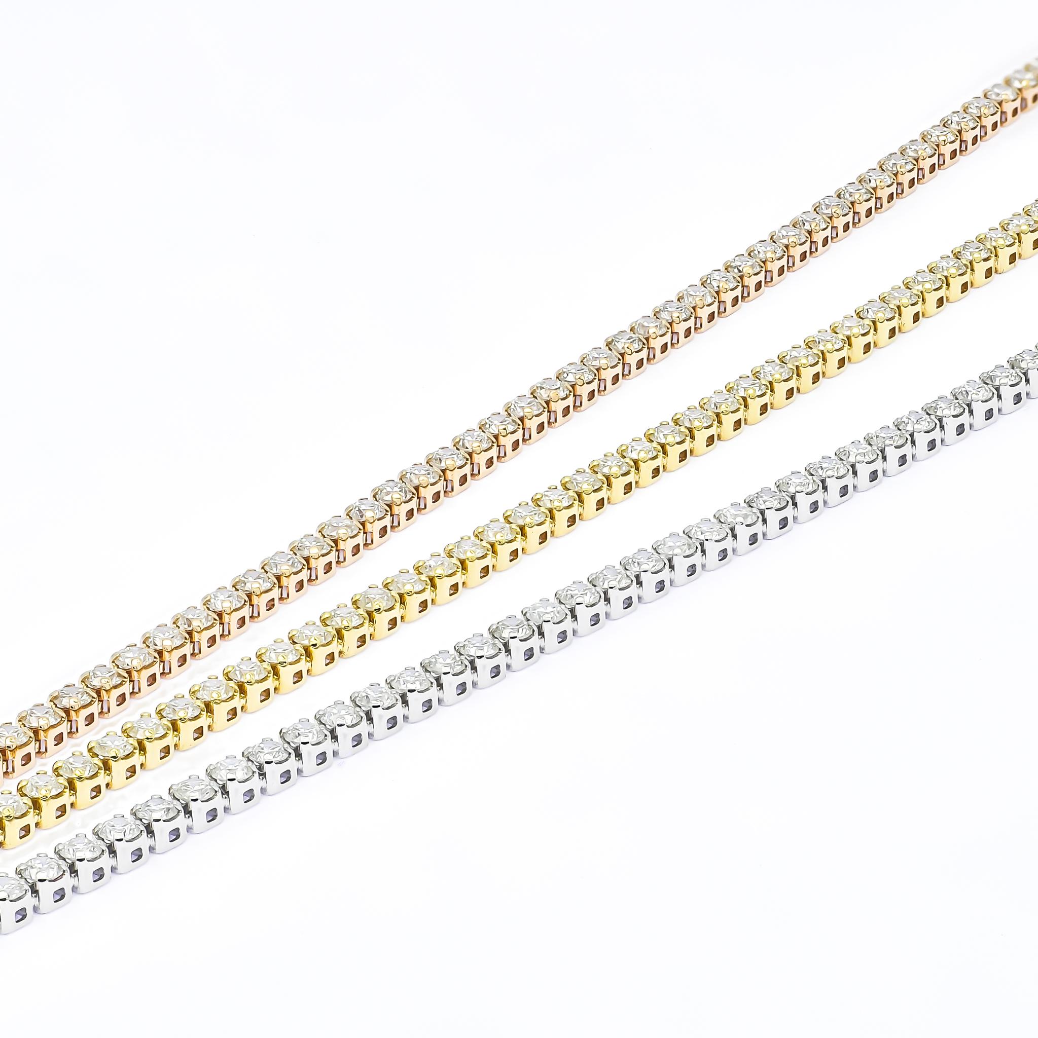 Bracelet tennis classique en or blanc 18 carats à 4 rangées de diamants ronds naturels à griffes en vente 4