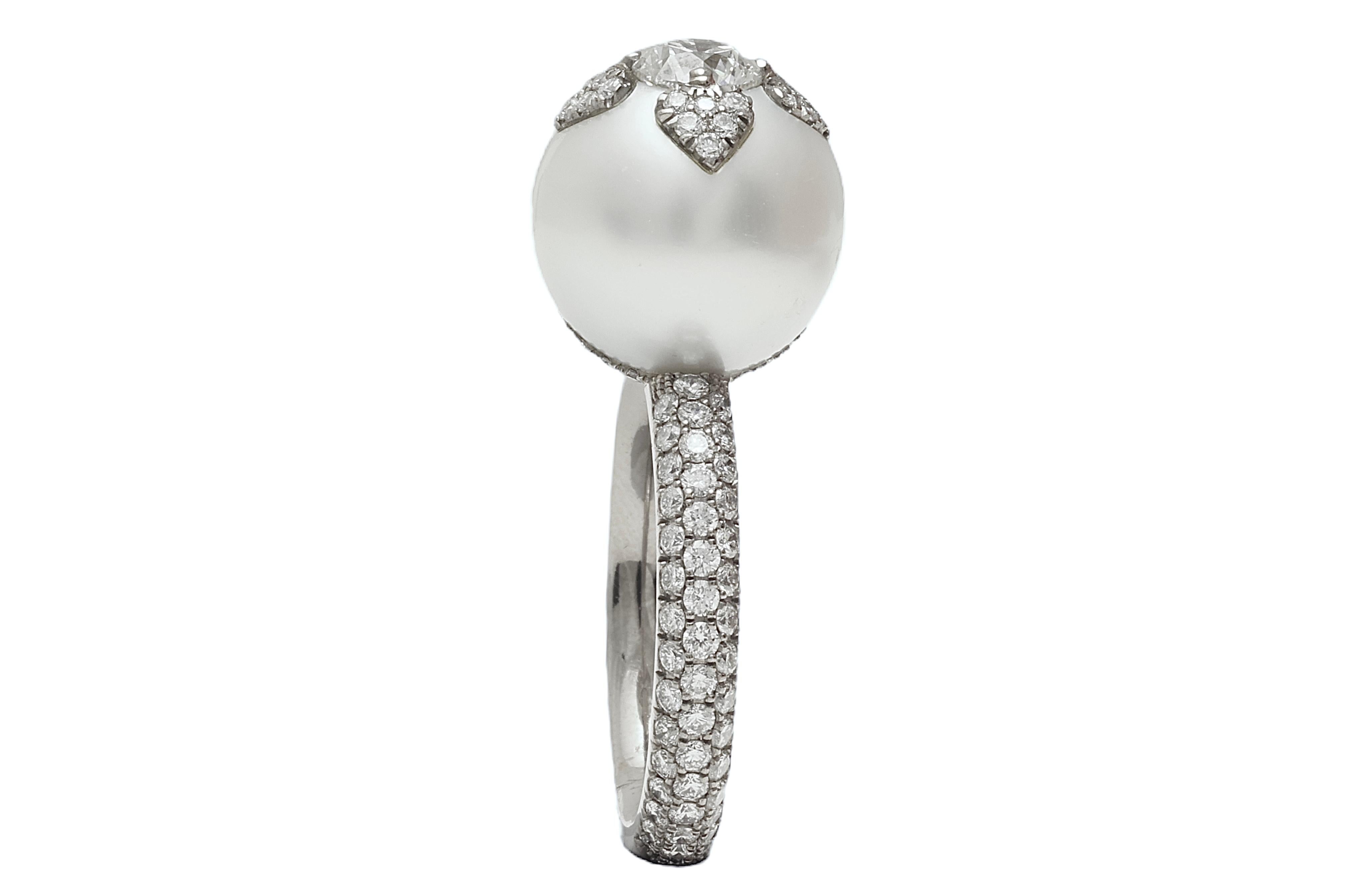 18 kt White Gold South Sea Pearl & Diamond Ring, One of a kind For Sale 4
