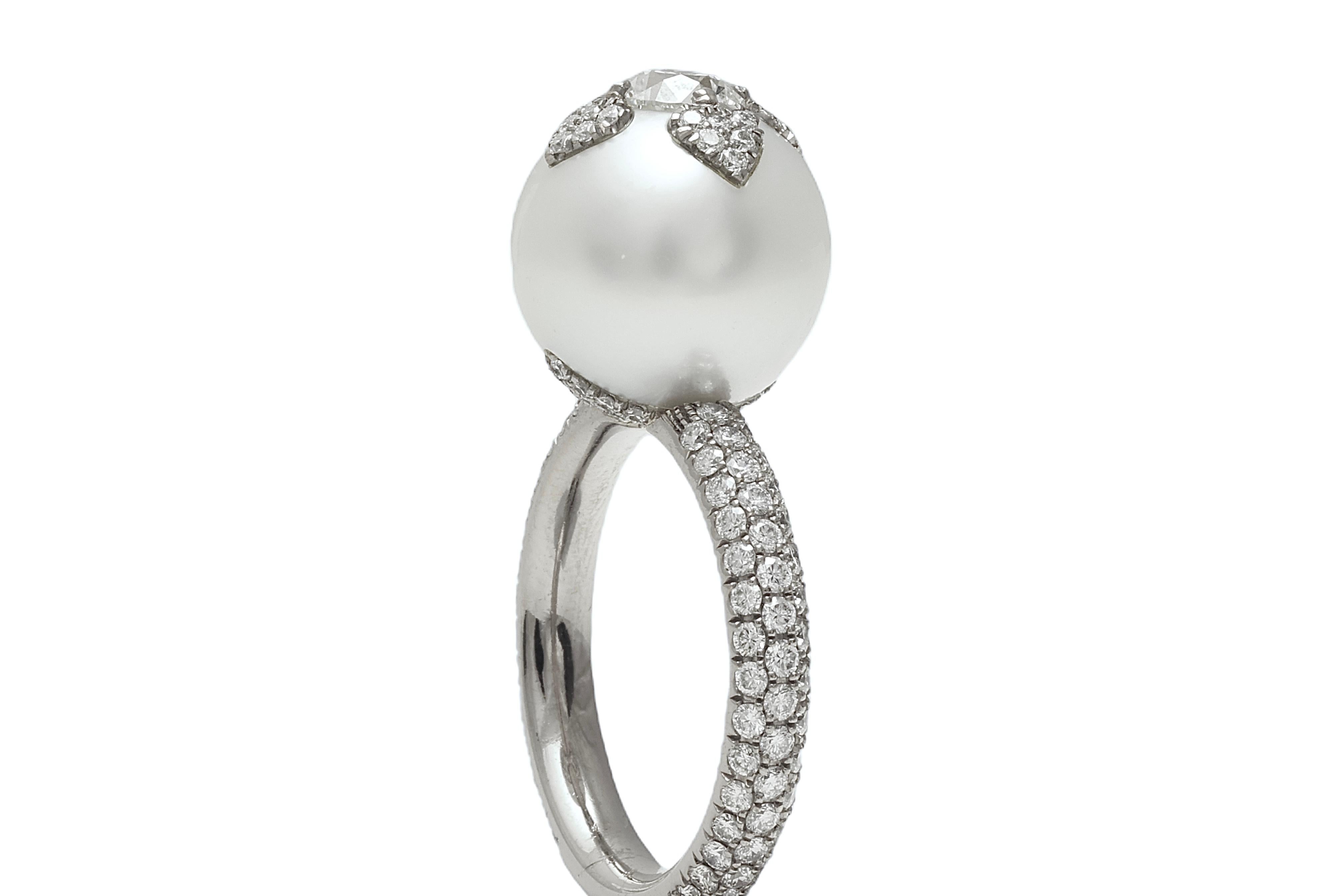 18 kt White Gold South Sea Pearl & Diamond Ring, One of a kind For Sale 5