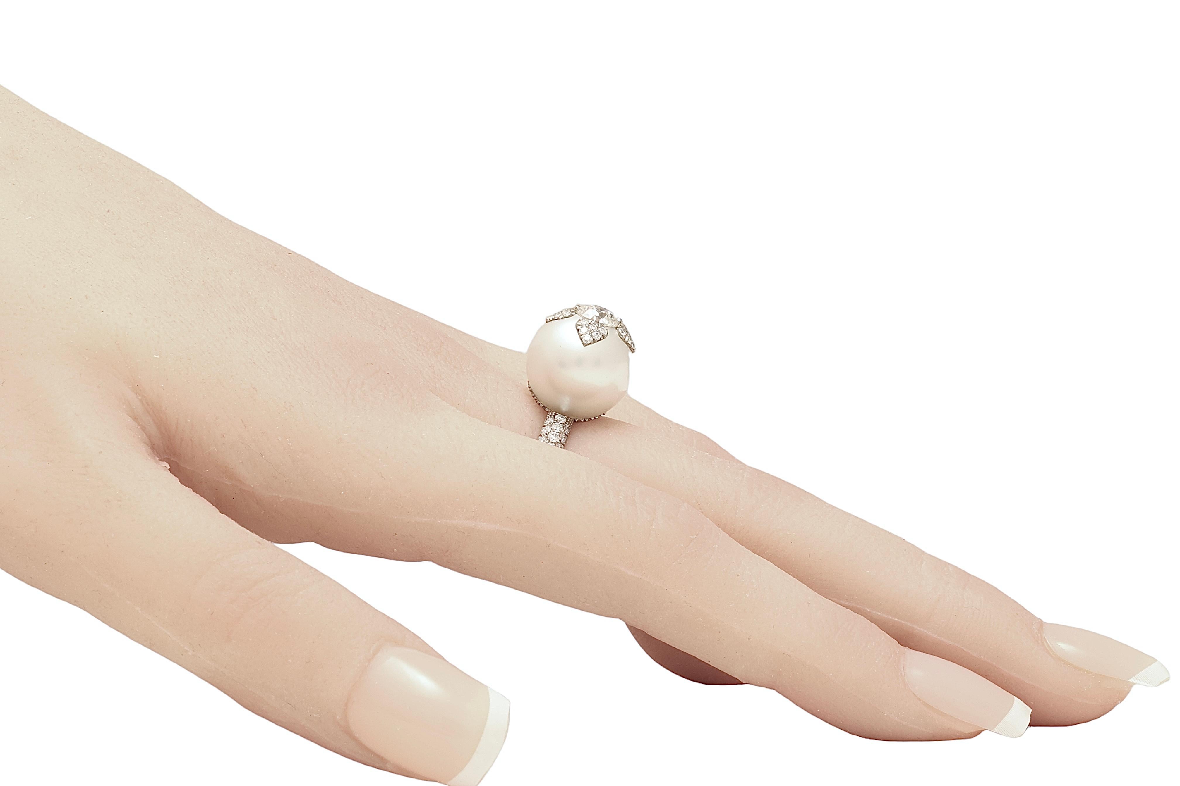 18 kt White Gold South Sea Pearl & Diamond Ring, One of a kind For Sale 7