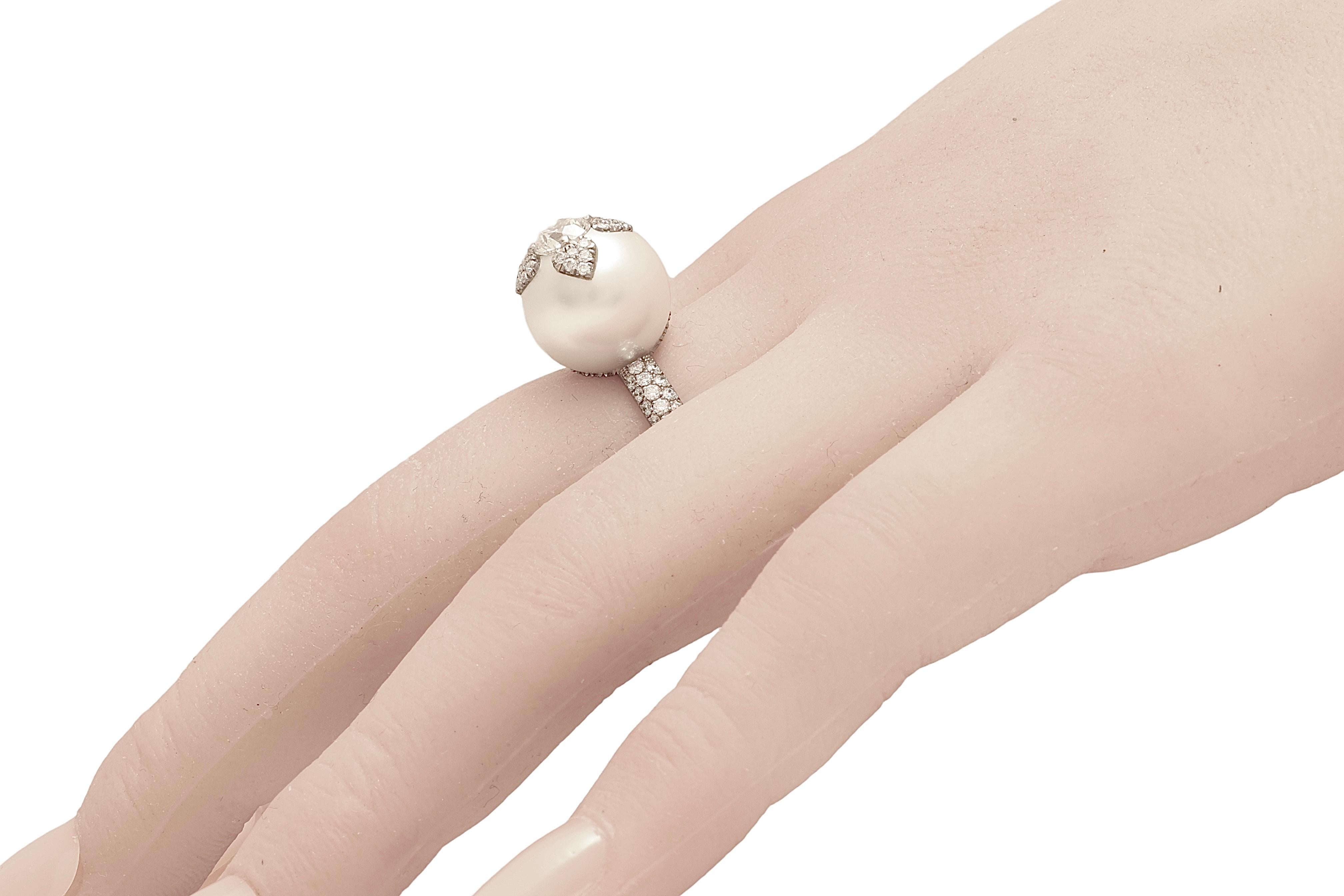 18 kt White Gold South Sea Pearl & Diamond Ring, One of a kind For Sale 9