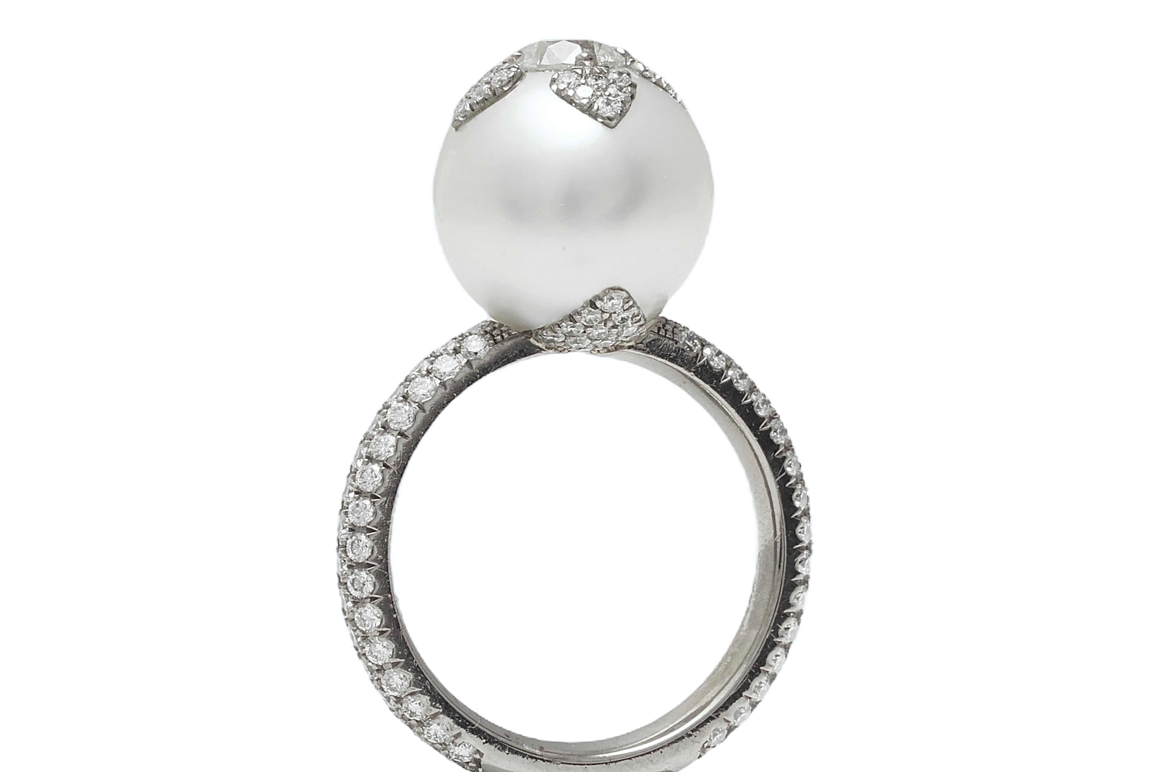 18 kt White Gold South Sea Pearl & Diamond Ring, One of a kind For Sale 2