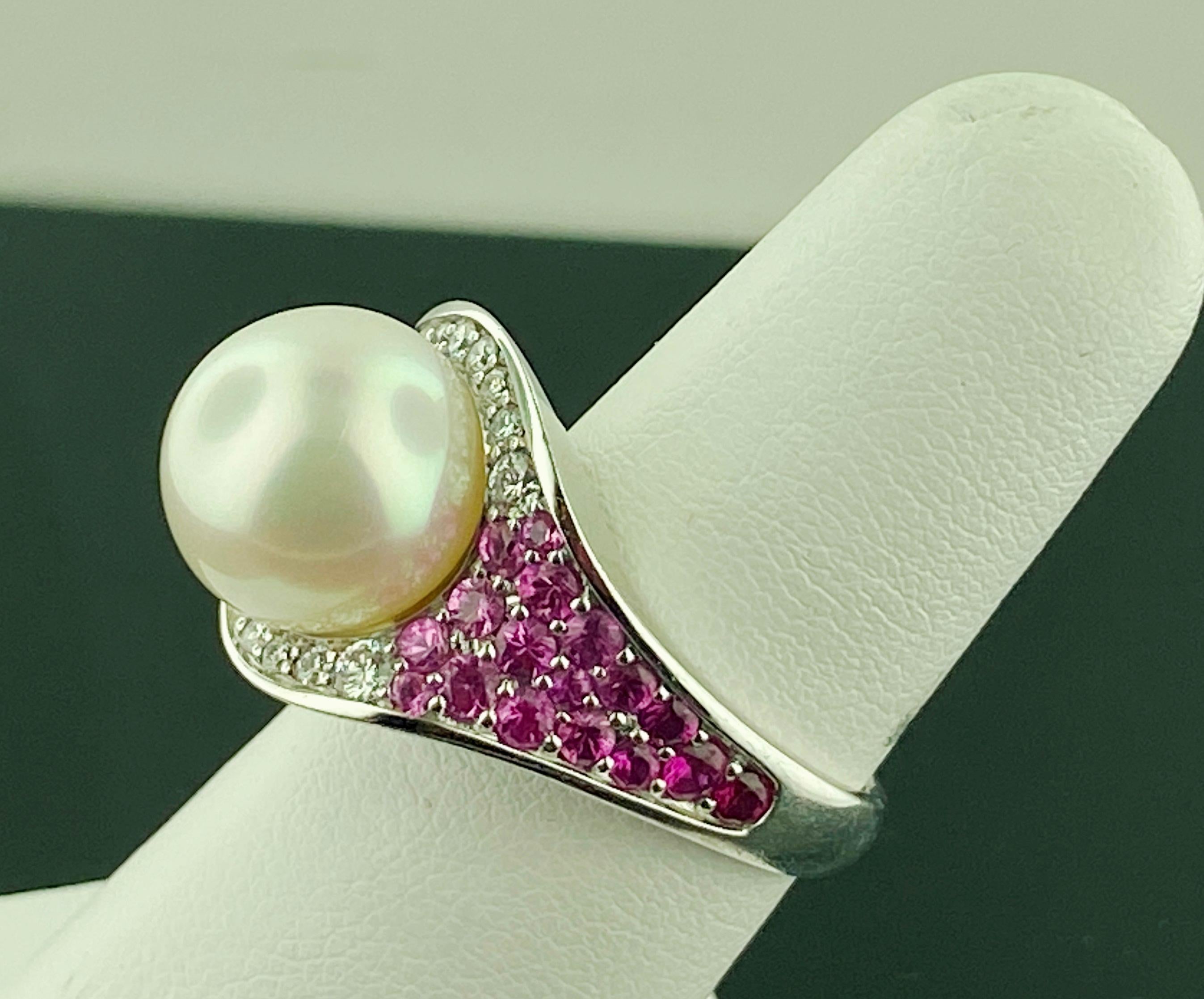 Round Cut 18 Kt White Gold South Sea Pearl, Pink Sapphire and Diamond Ring For Sale
