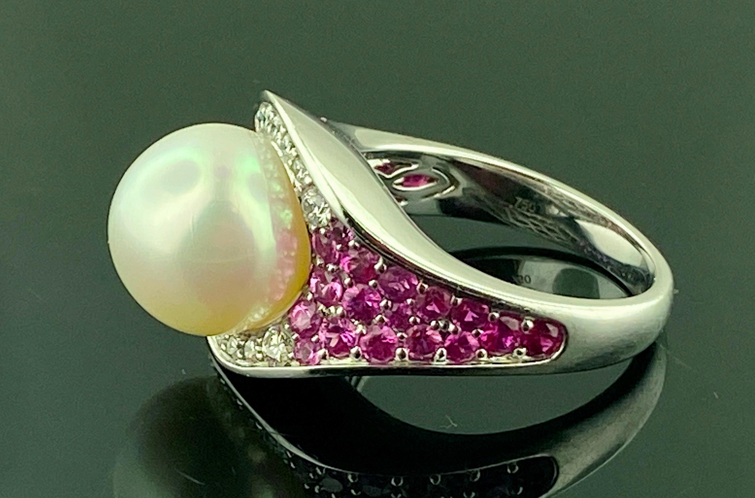18 Kt White Gold South Sea Pearl, Pink Sapphire and Diamond Ring In Excellent Condition For Sale In Palm Desert, CA