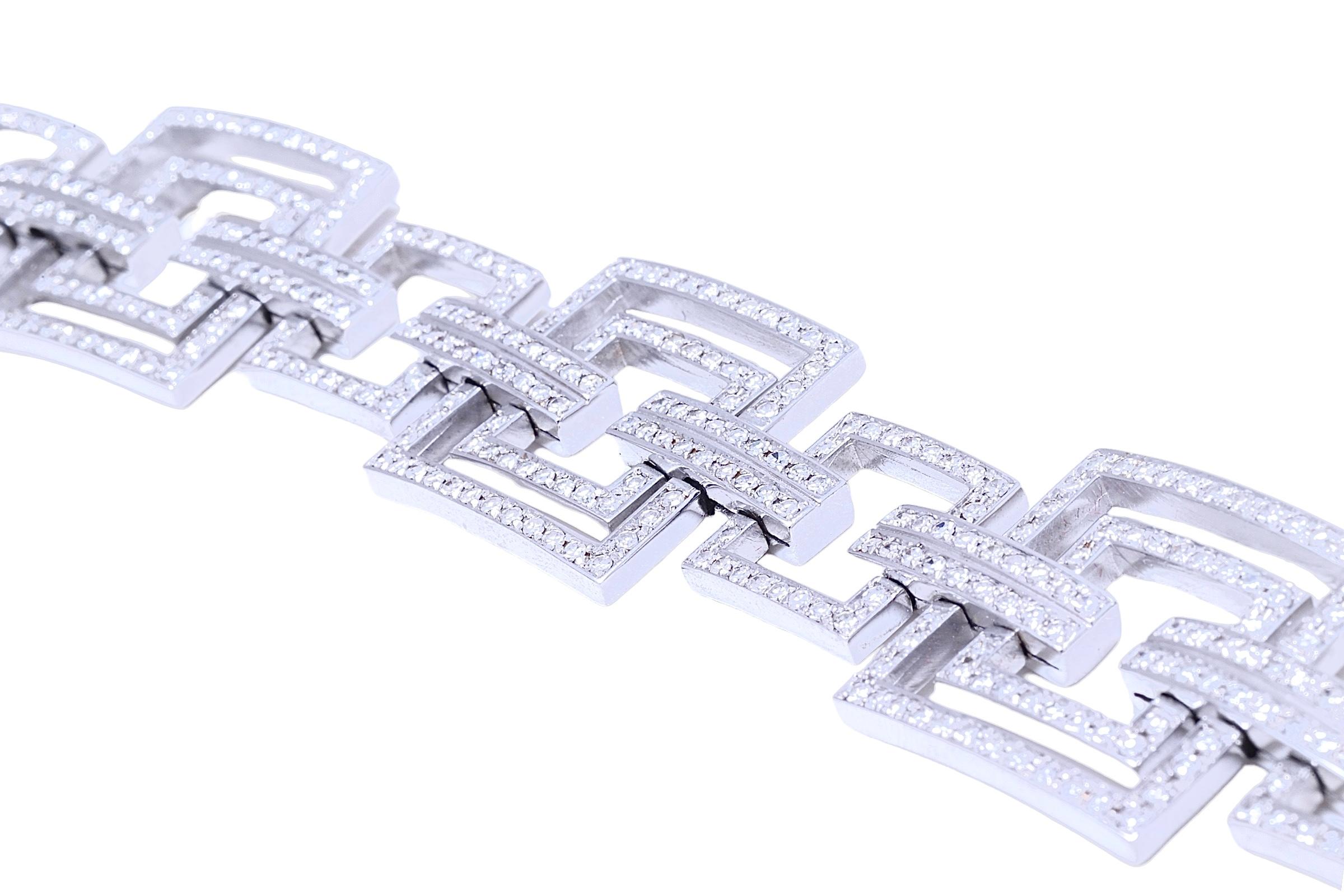 18 kt. White Gold Square Tennis Bracelet with 8.52 ct. Diamonds In New Condition For Sale In Antwerp, BE