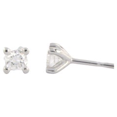 18 kt white gold stud earrings set with brilliant cut diamond total 0.28 ct